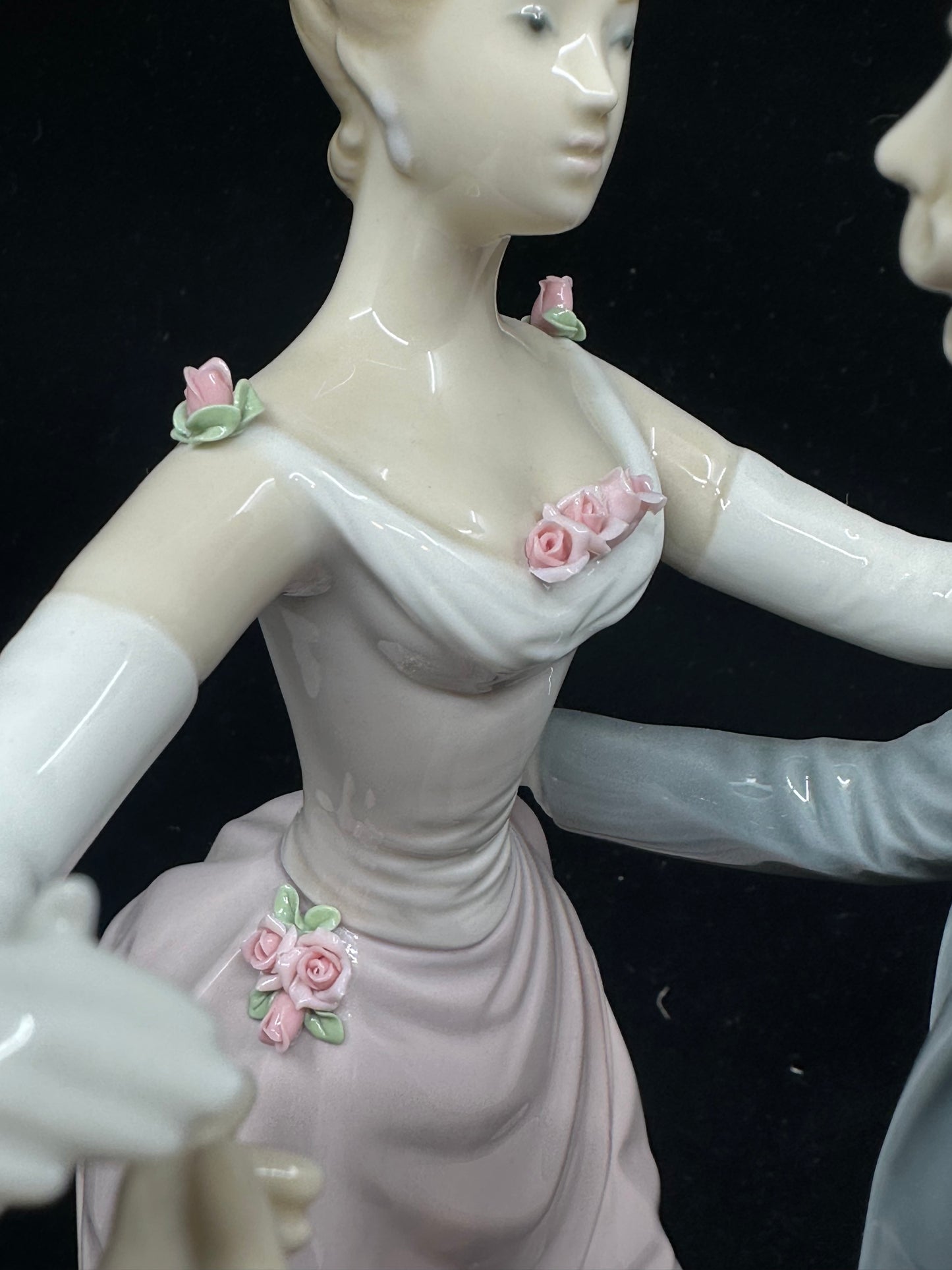 Lladro Anniversary Waltz Figurine #1372 (9J78A7)