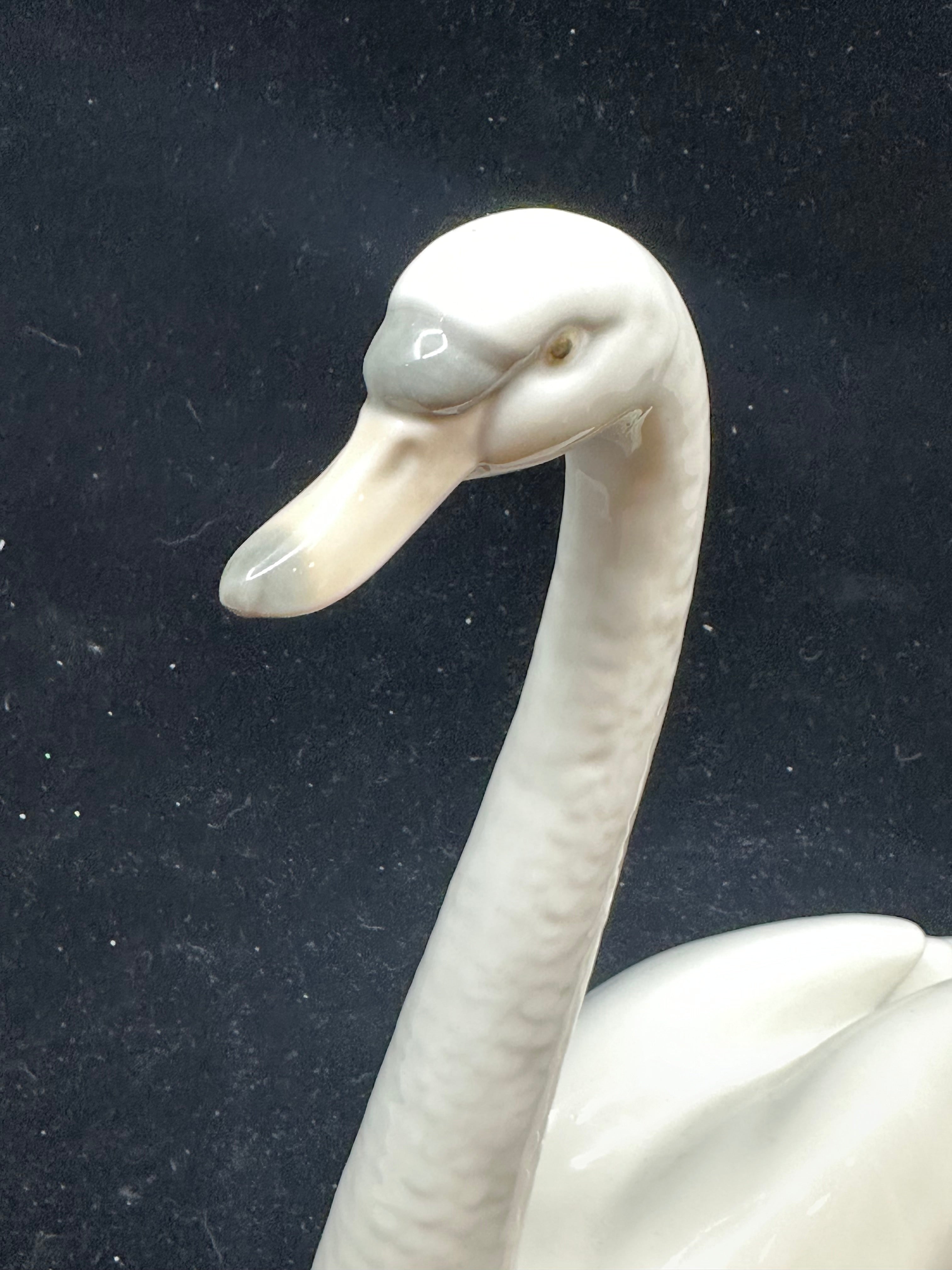 Lladro swan popular figurine