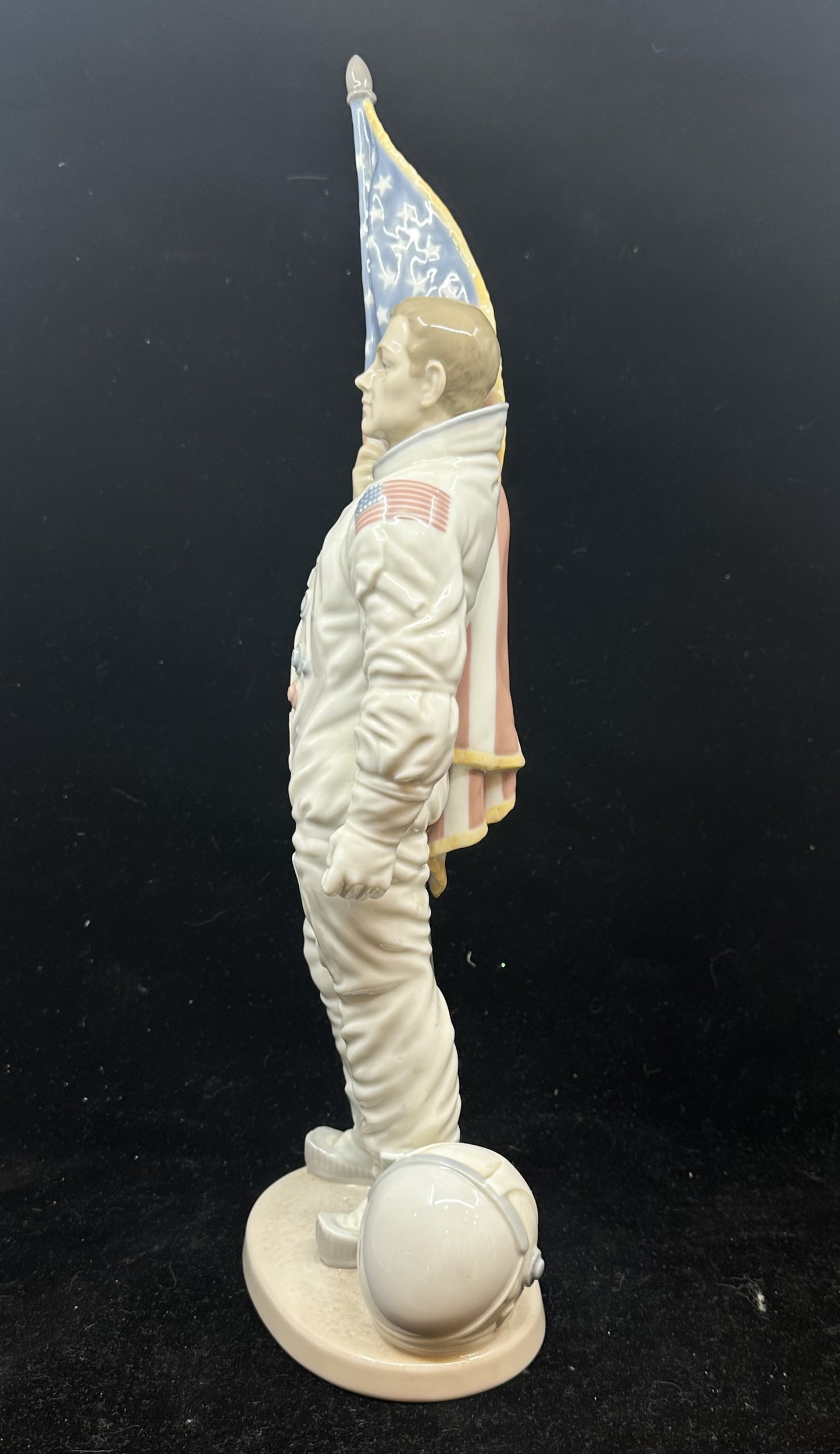 Lladro Apollo Landing Figurine #6168 (EFV3N6)