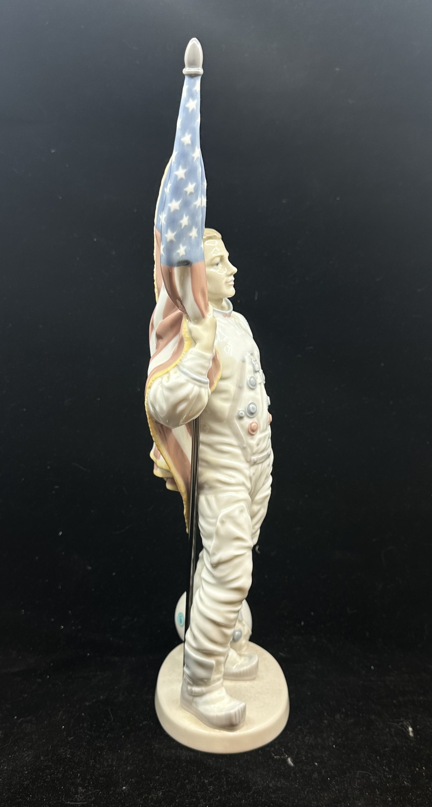 Lladro Apollo Landing Figurine #6168 (EFV3N6)