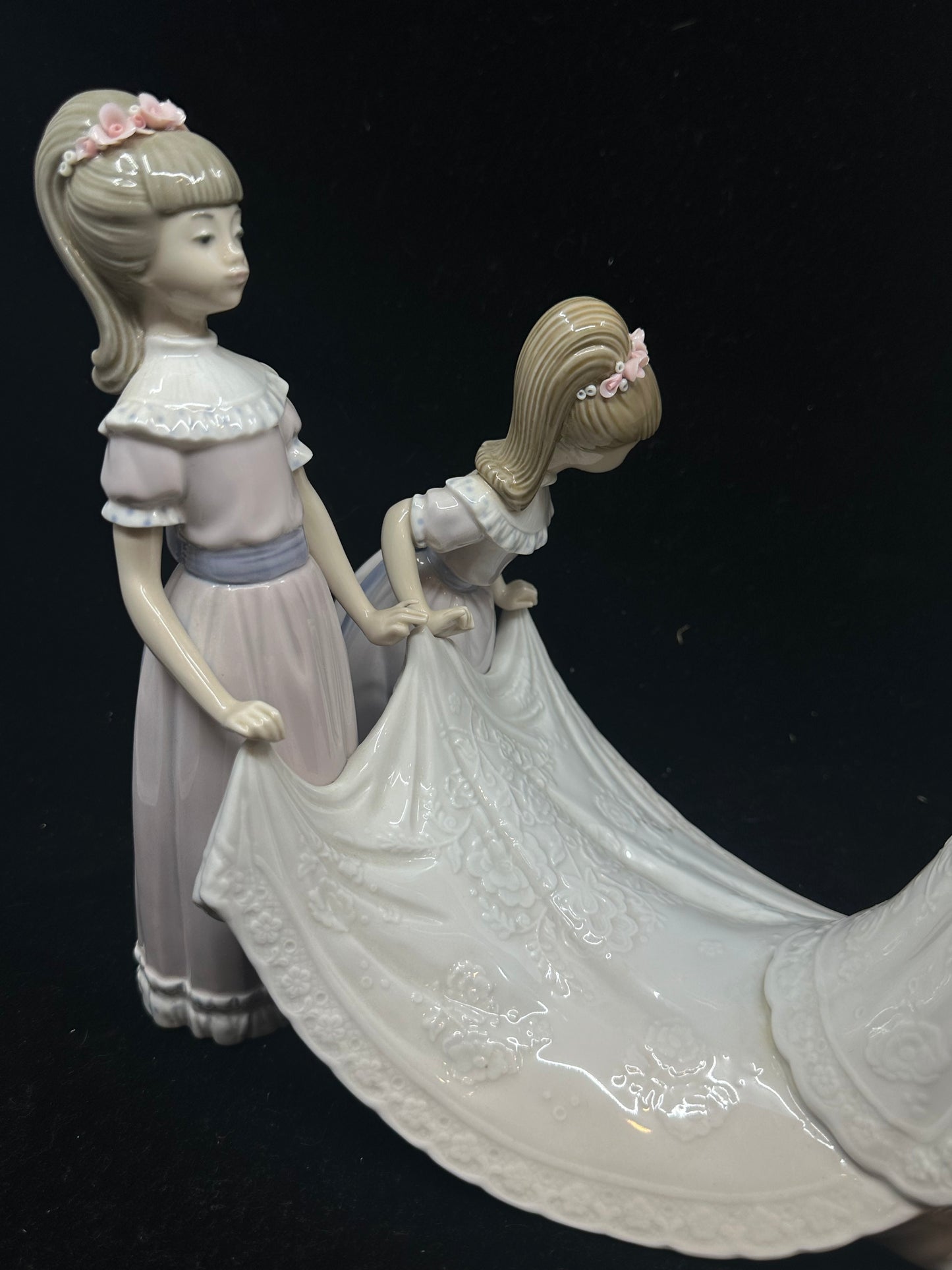 Lladro Here Comes the Bride Figurine #1446 (K7NG3E)