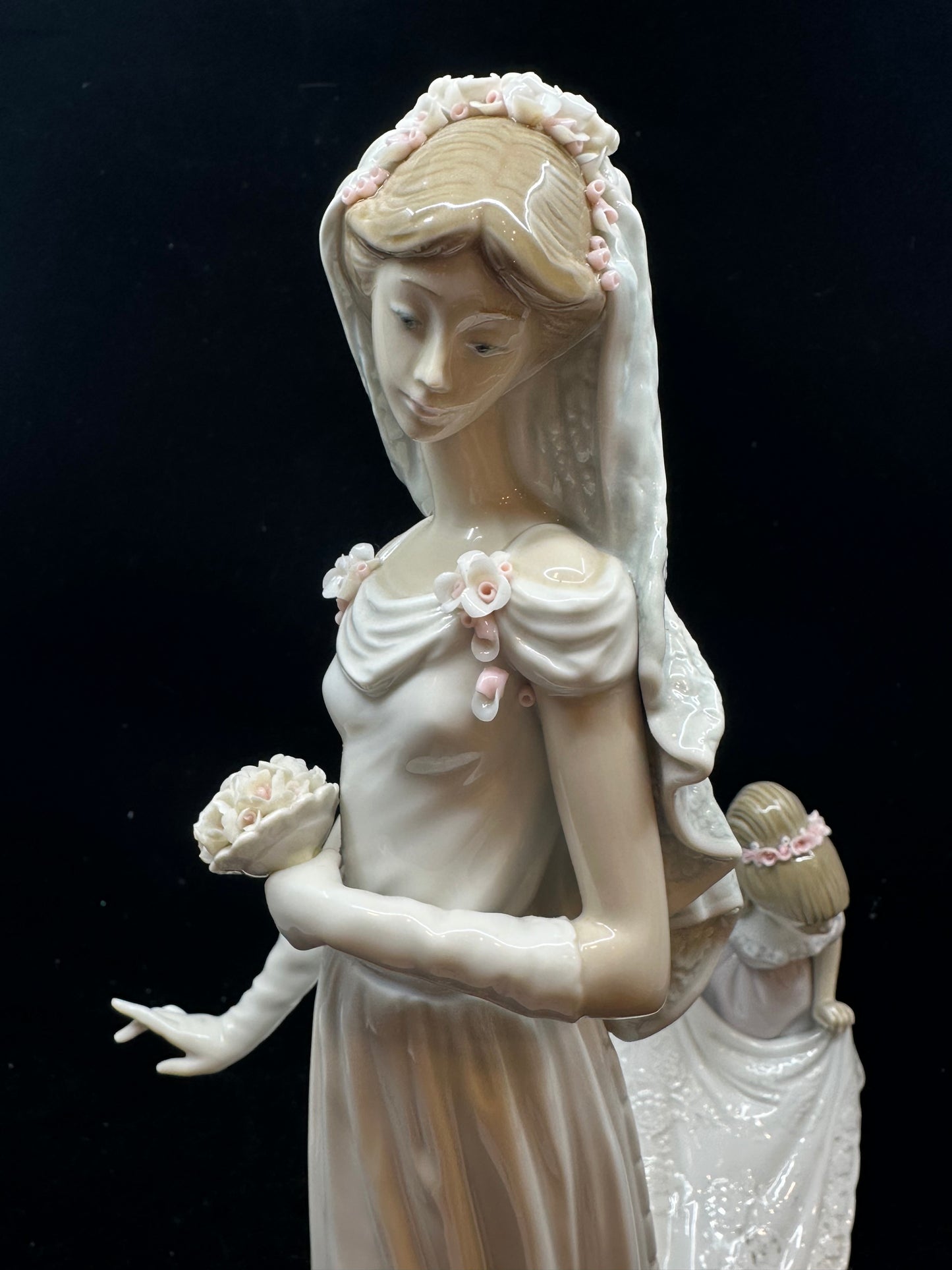 Lladro Here Comes the Bride Figurine #1446 (K7NG3E)