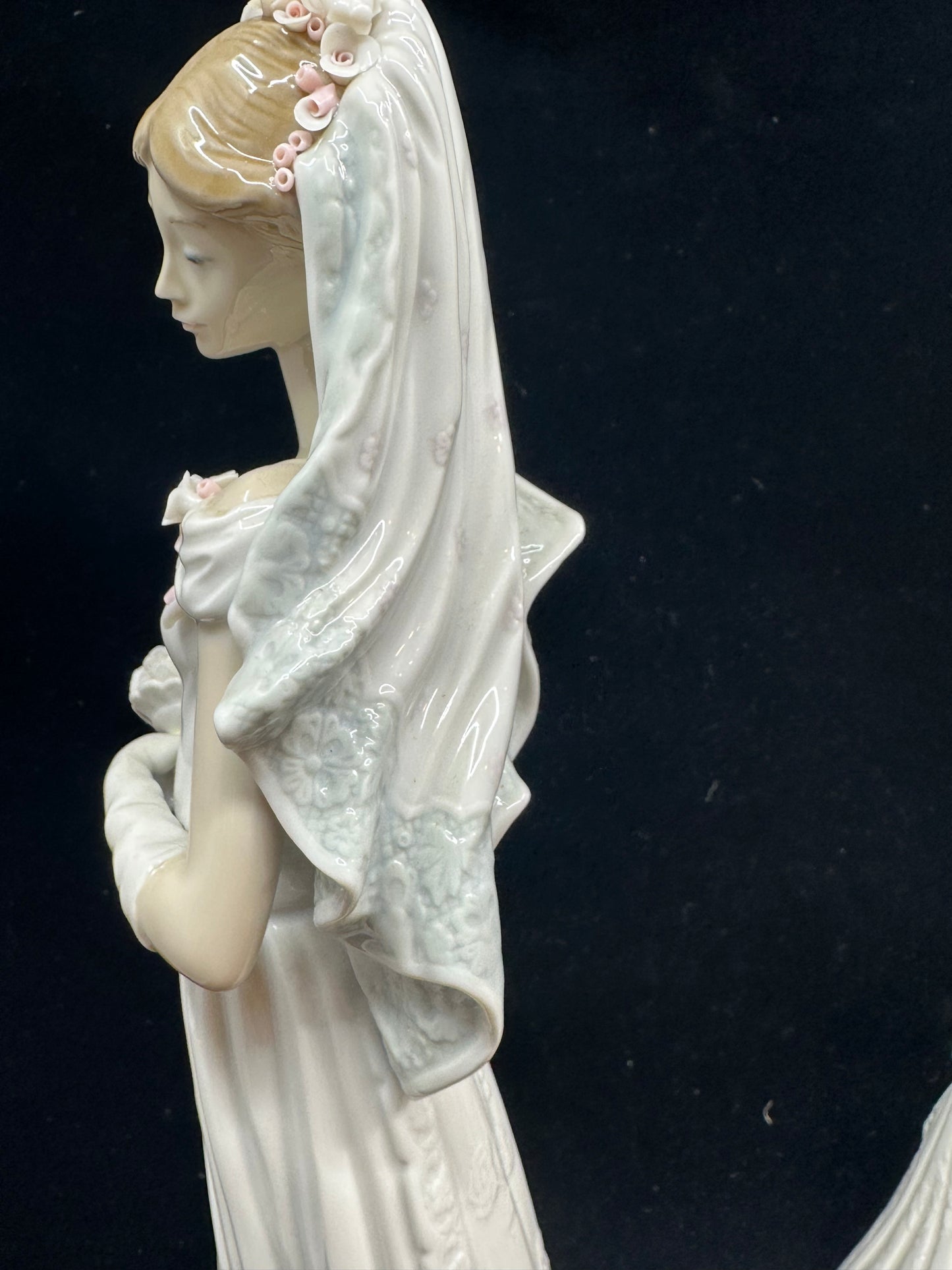 Lladro Here Comes the Bride Figurine #1446 (K7NG3E)