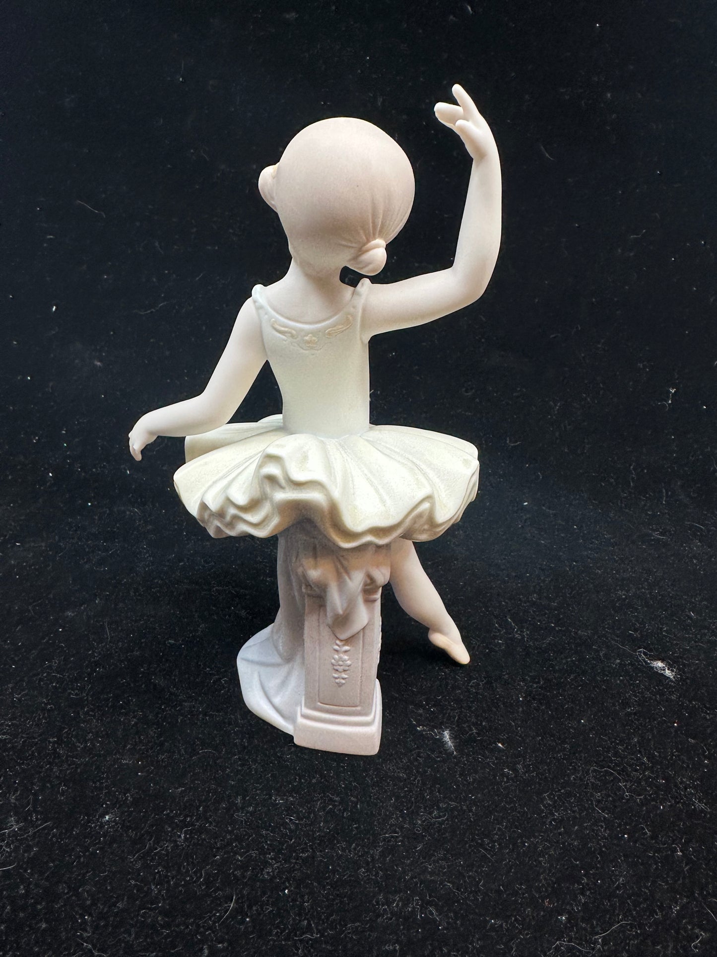 Lladro Matte Ballerina (7EL75B)