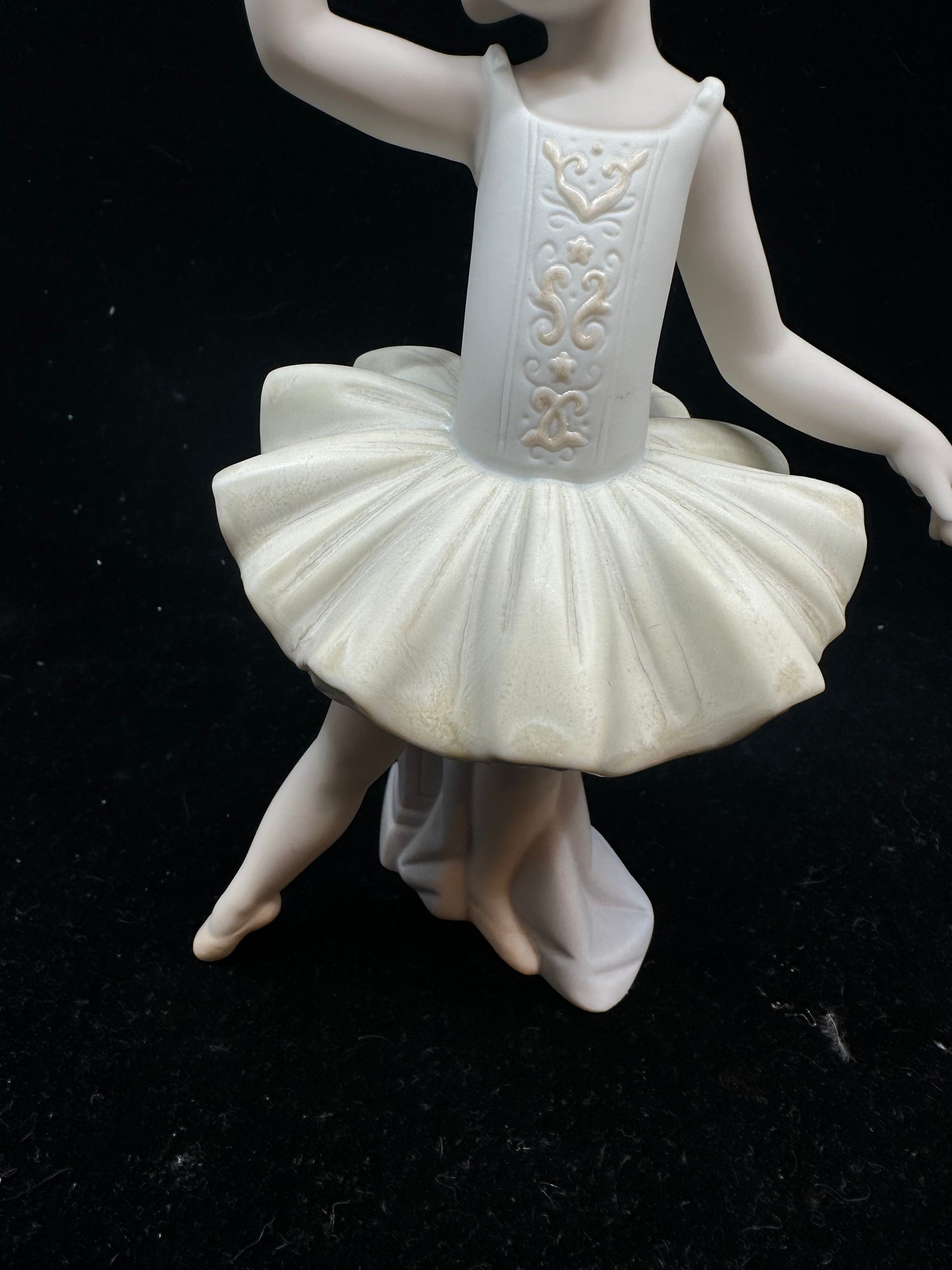 Lladro Matte Ballerina (7EL75B)