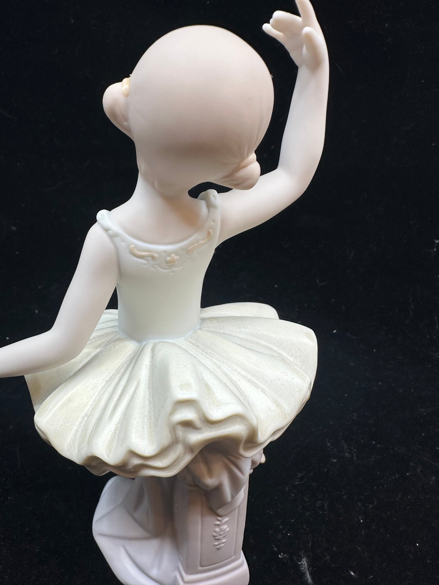 Lladro Matte Ballerina (7EL75B)