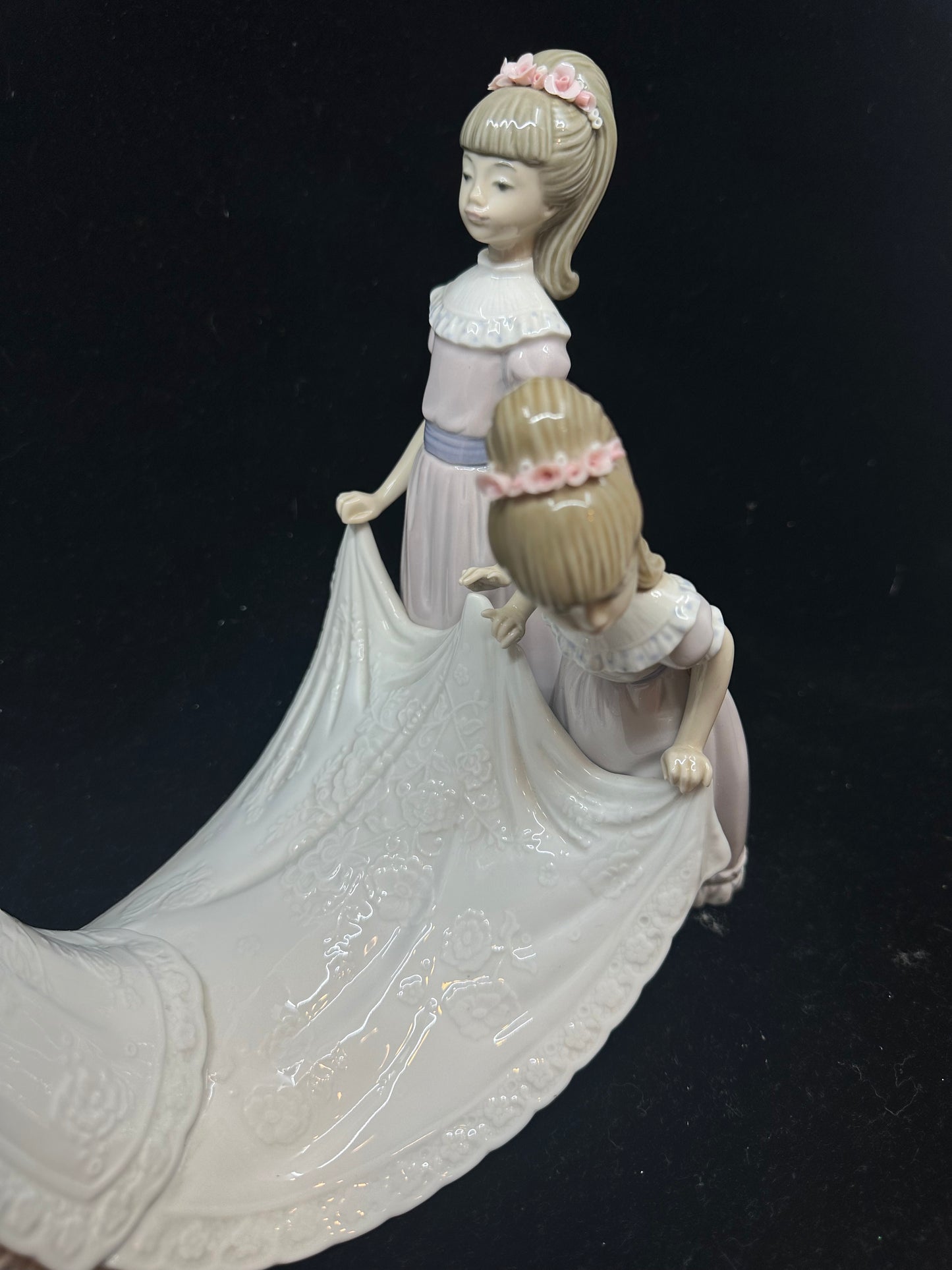 Lladro Here Comes the Bride Figurine #1446 (K7NG3E)