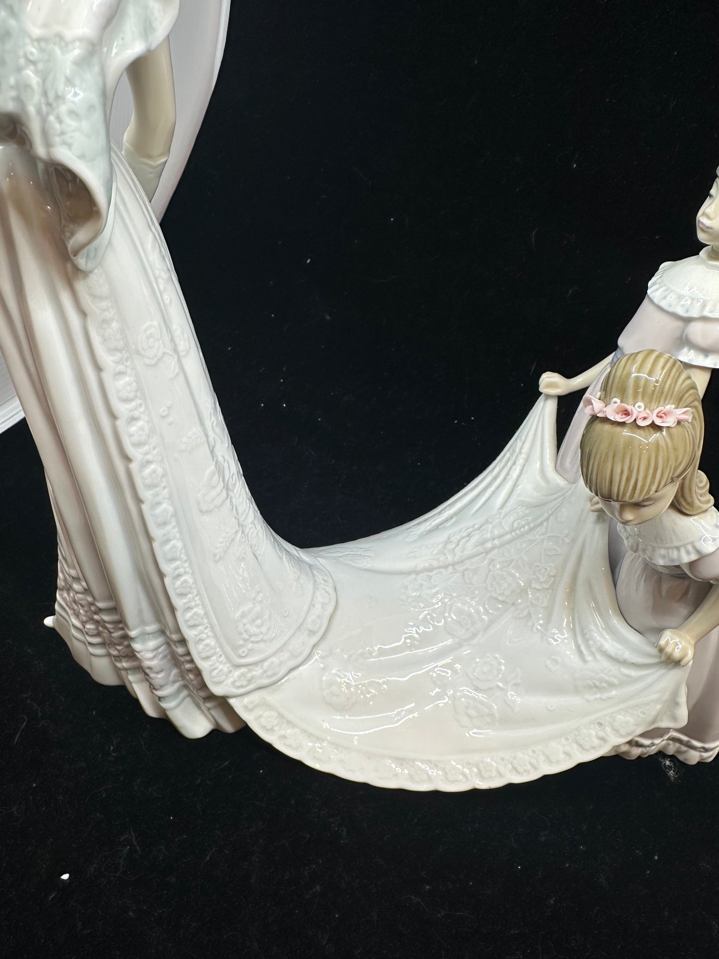 Lladro Here Comes the Bride Figurine #1446 (K7NG3E)