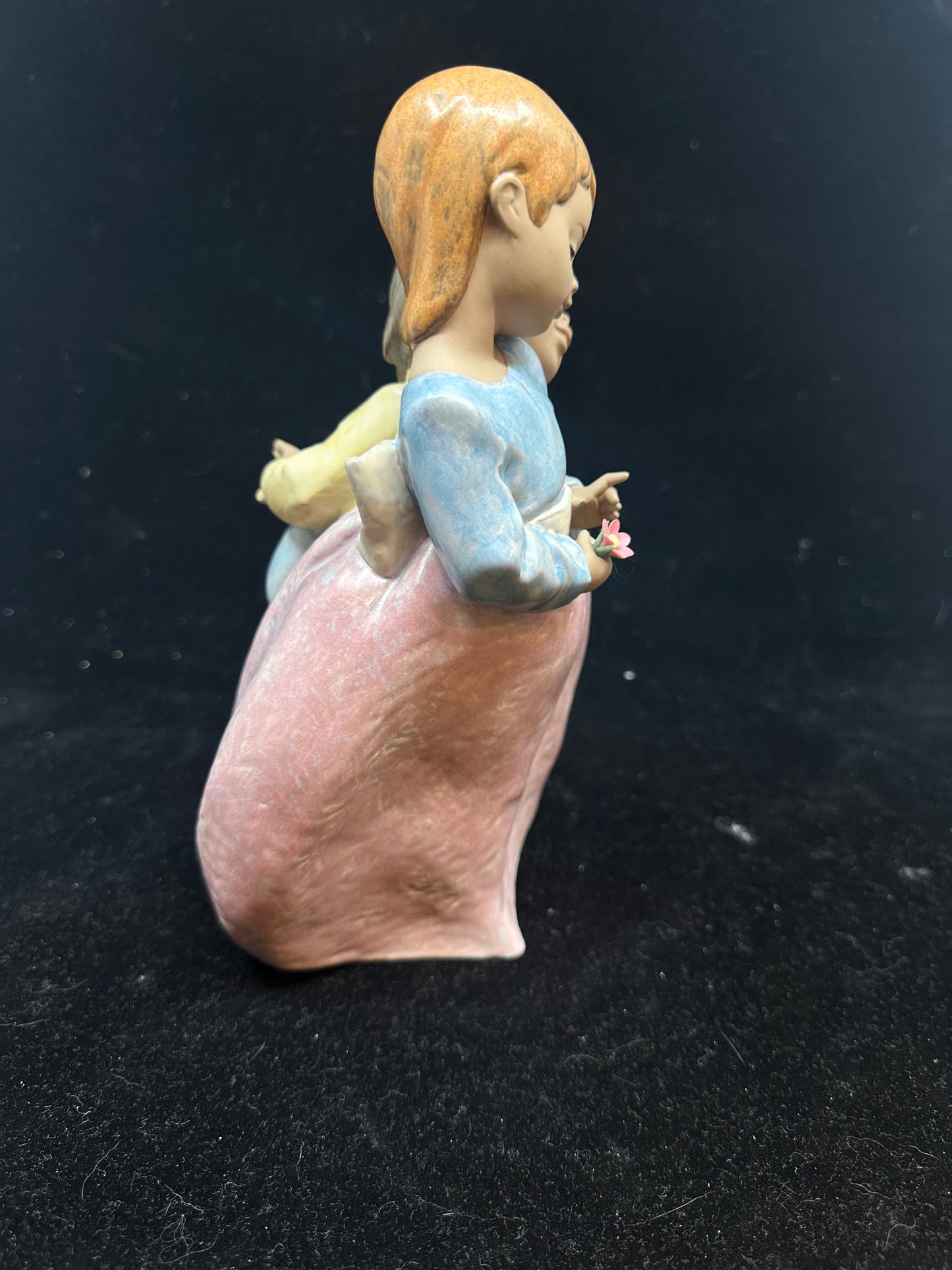 Lladro A Simple Gift Figurine #2431 Gres Collection (2B52C8)