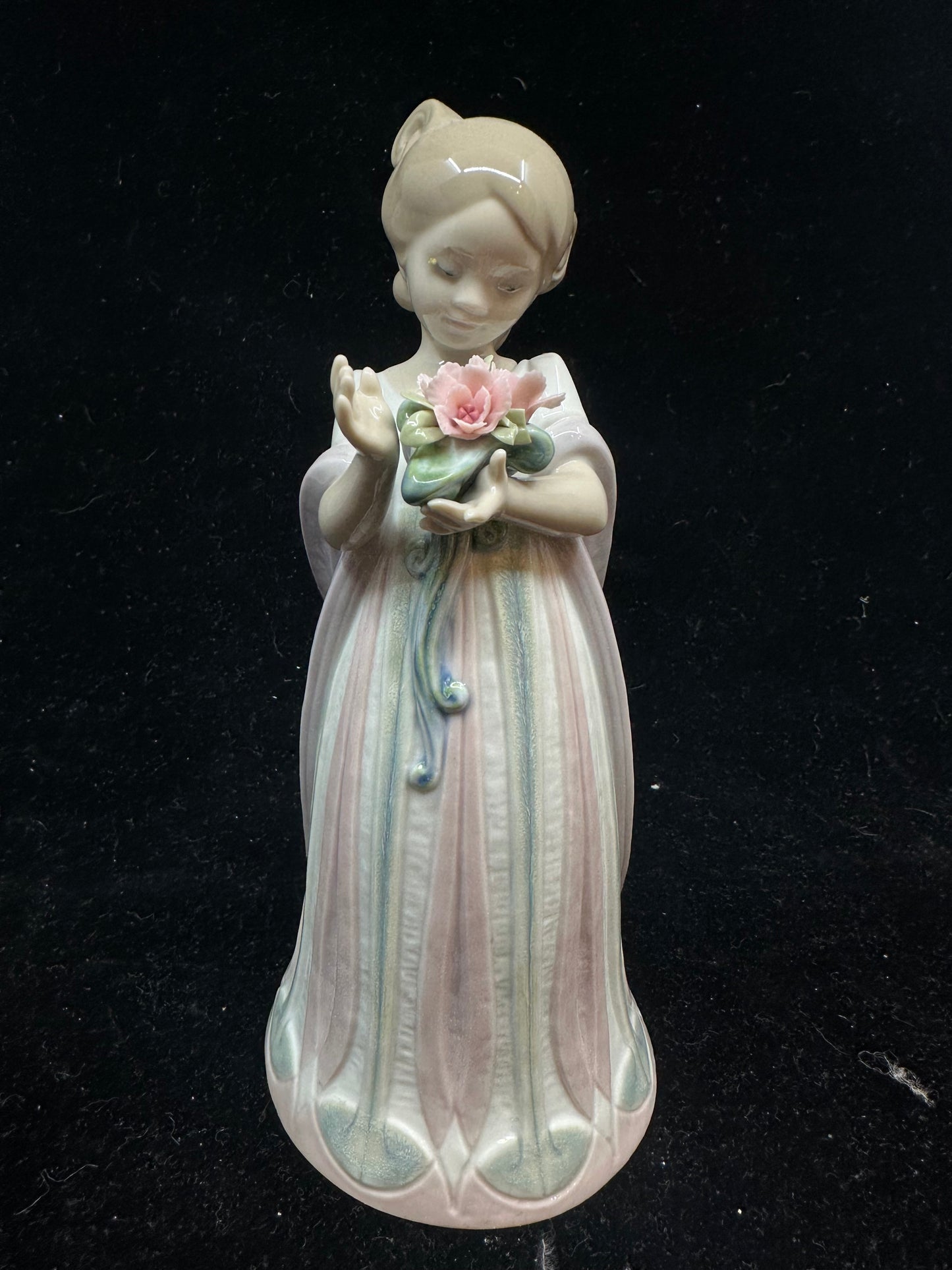 Lladro Bundle of Blossoms #8151 (61X861)