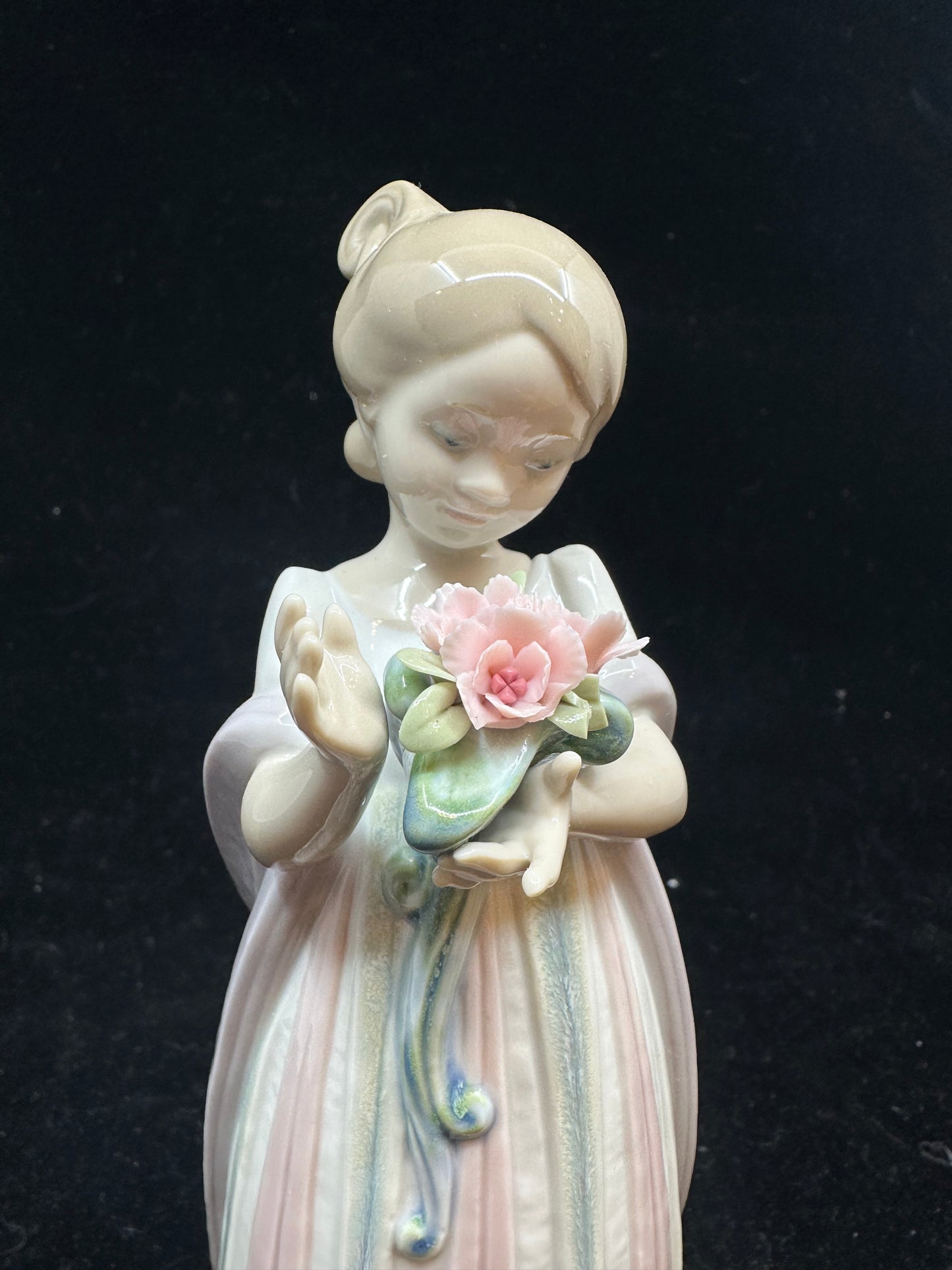 Lladro Bundle of Blossoms #8151 (61X861)