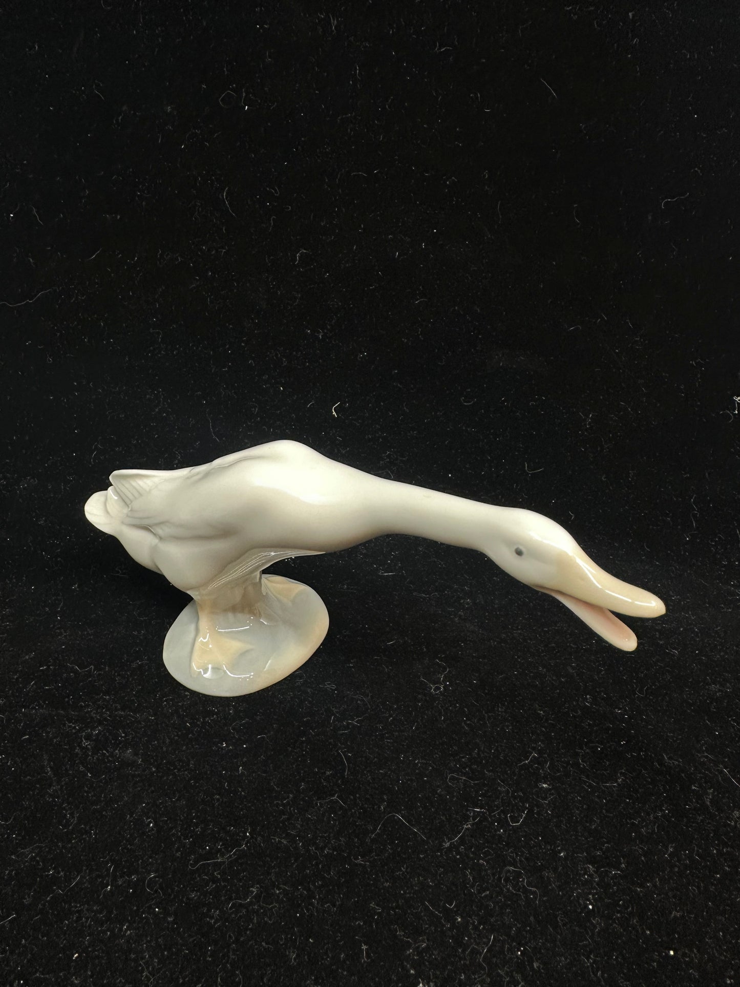 Lladro Small Honking Goose (KDJ53J)