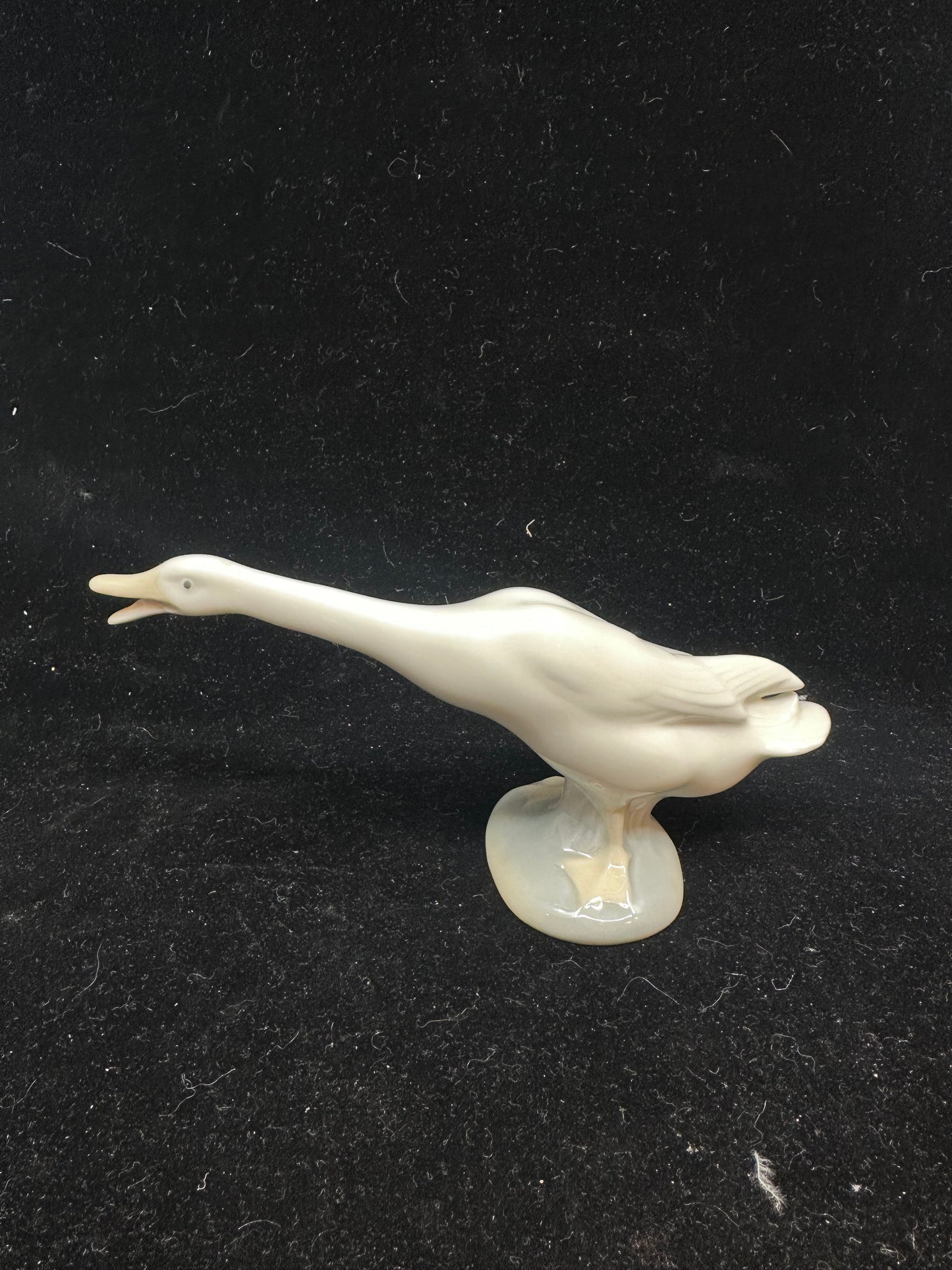 Lladro Small Honking Goose (KDJ53J)