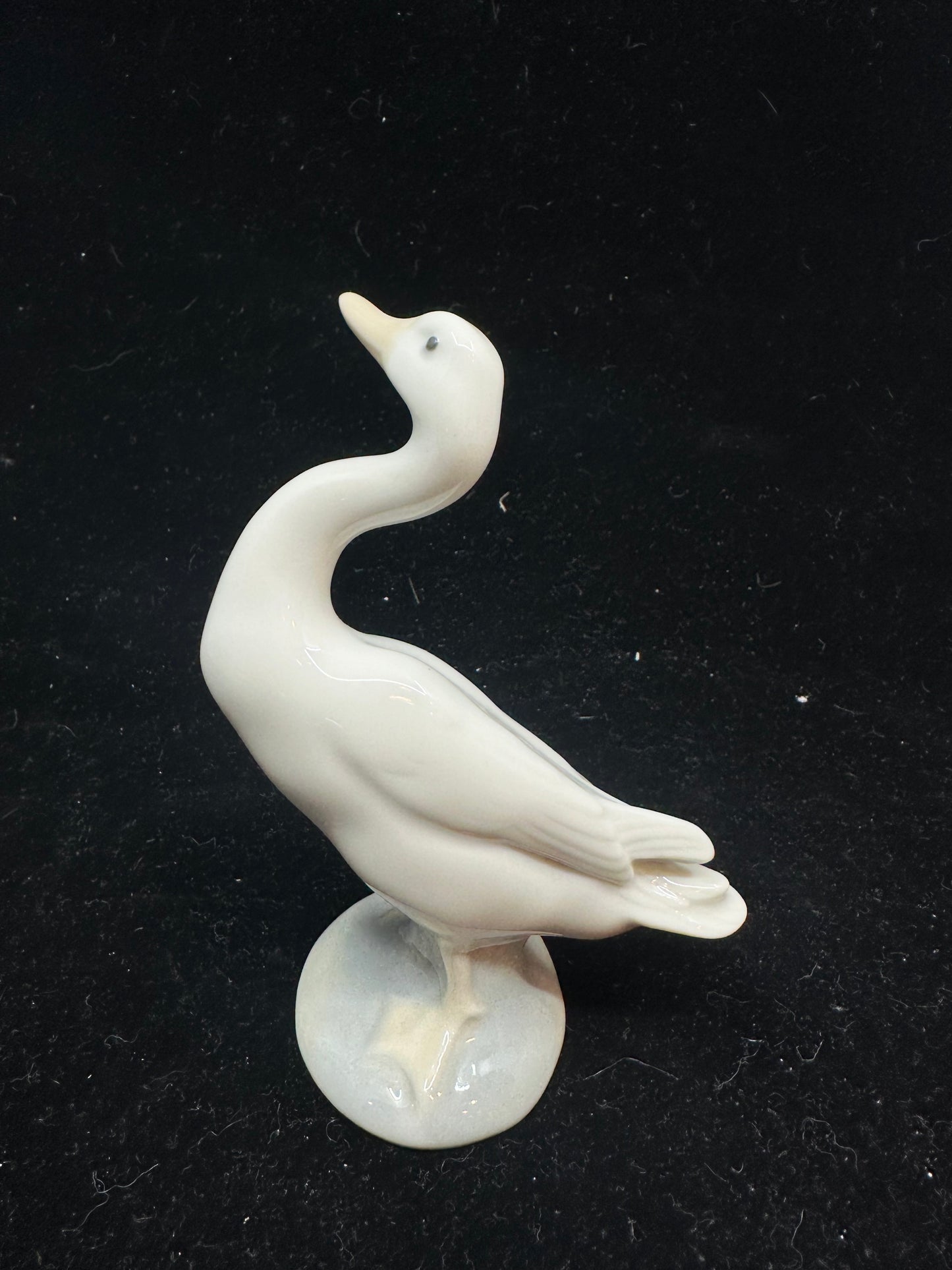 Lladro Standing Goose Figurine (KDJ53J)