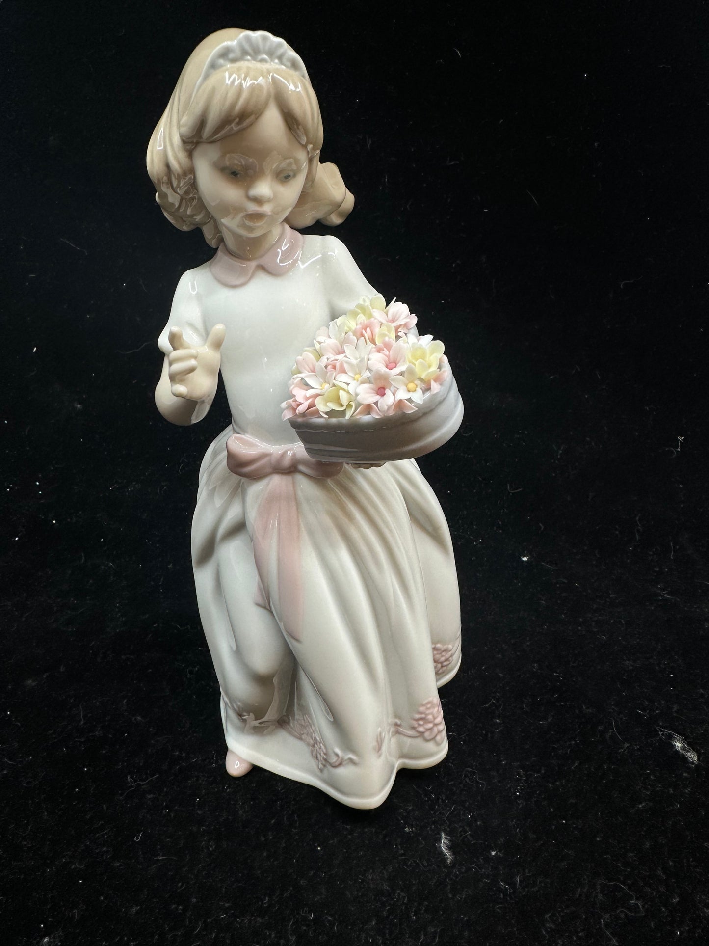 Lladro for a Special Someone Figurine #6915 (RUGEQU)