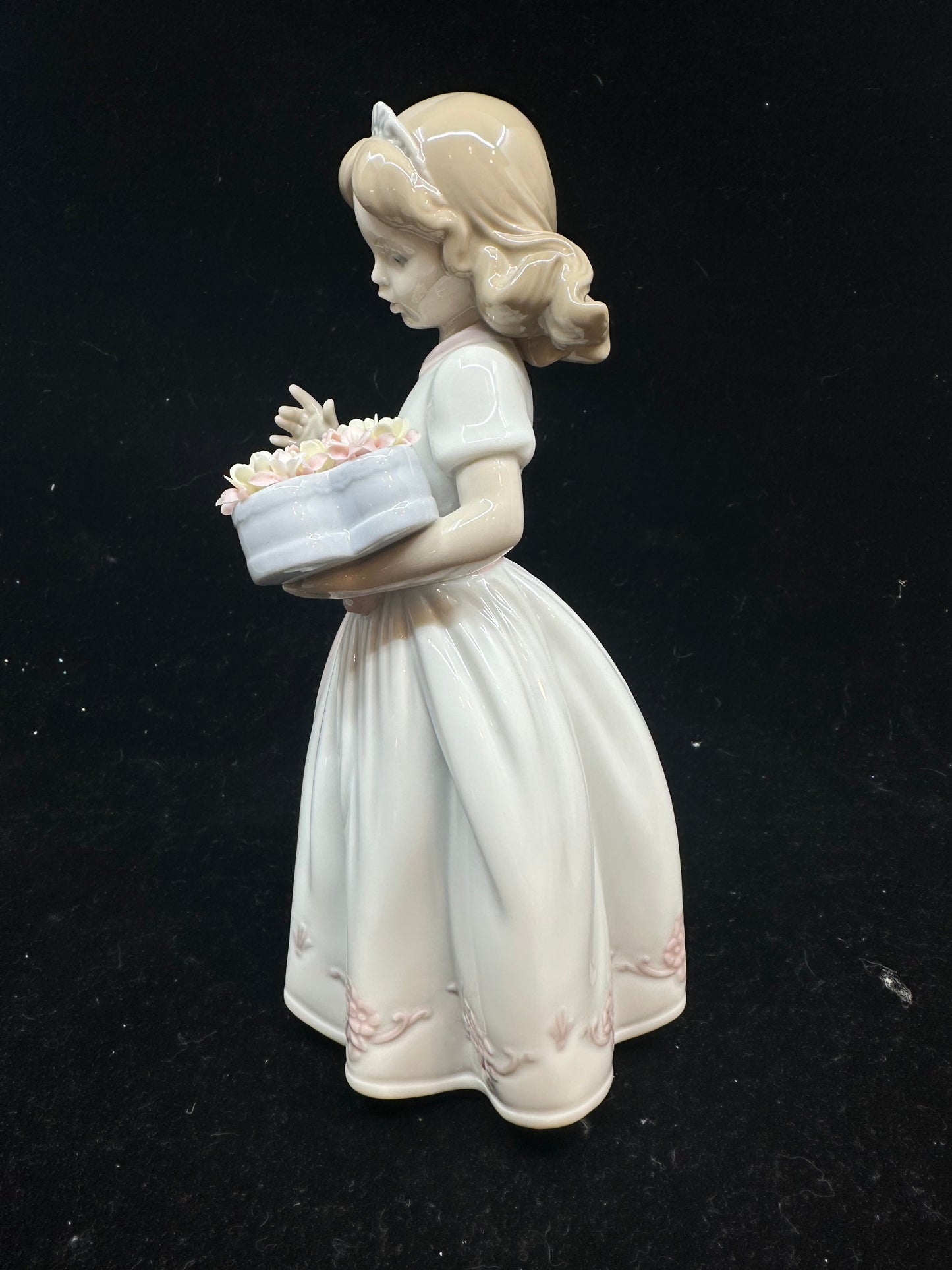 Lladro for a Special Someone Figurine #6915 (RUGEQU)