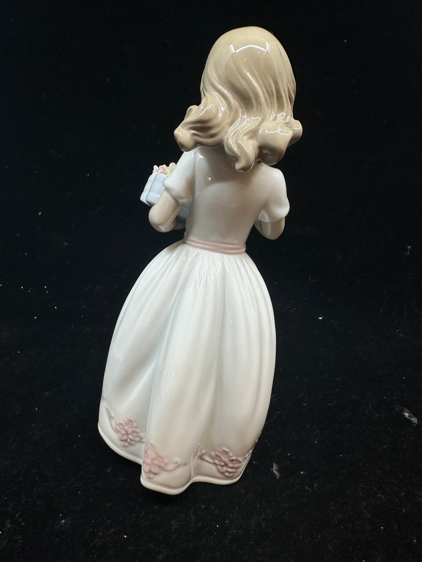 Lladro for a Special Someone Figurine #6915 (RUGEQU)