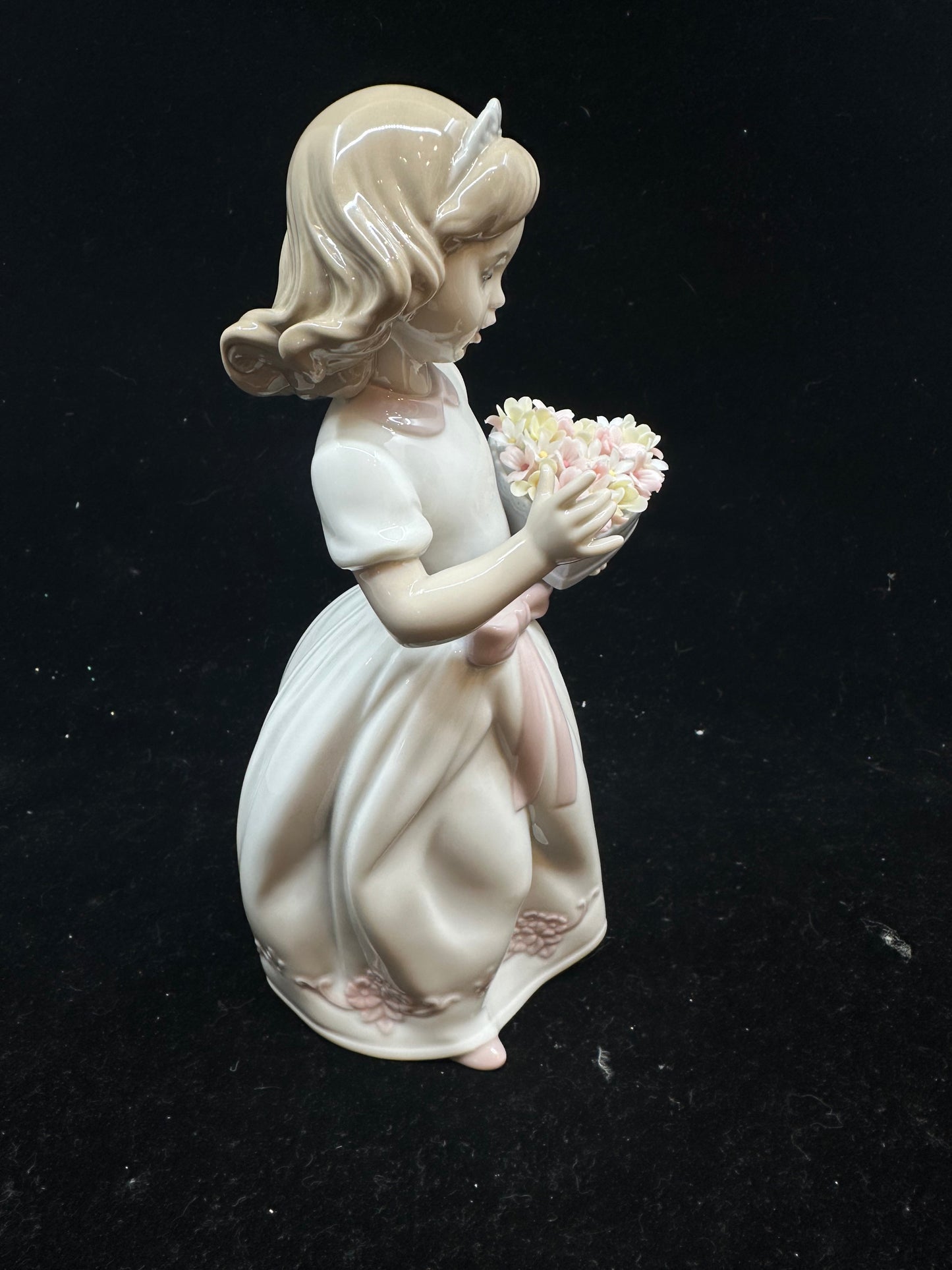 Lladro for a Special Someone Figurine #6915 (RUGEQU)