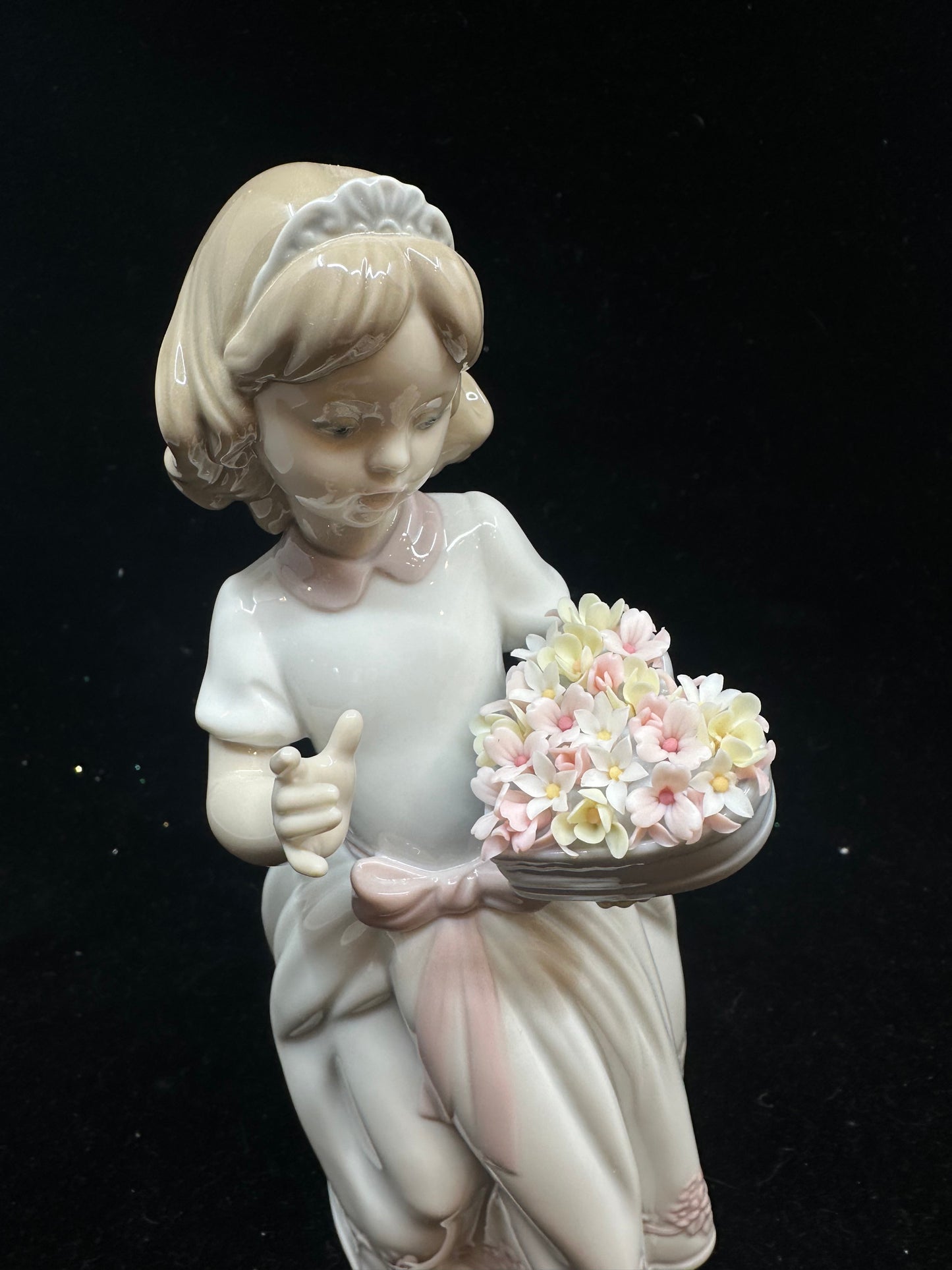 Lladro for a Special Someone Figurine #6915 (RUGEQU)