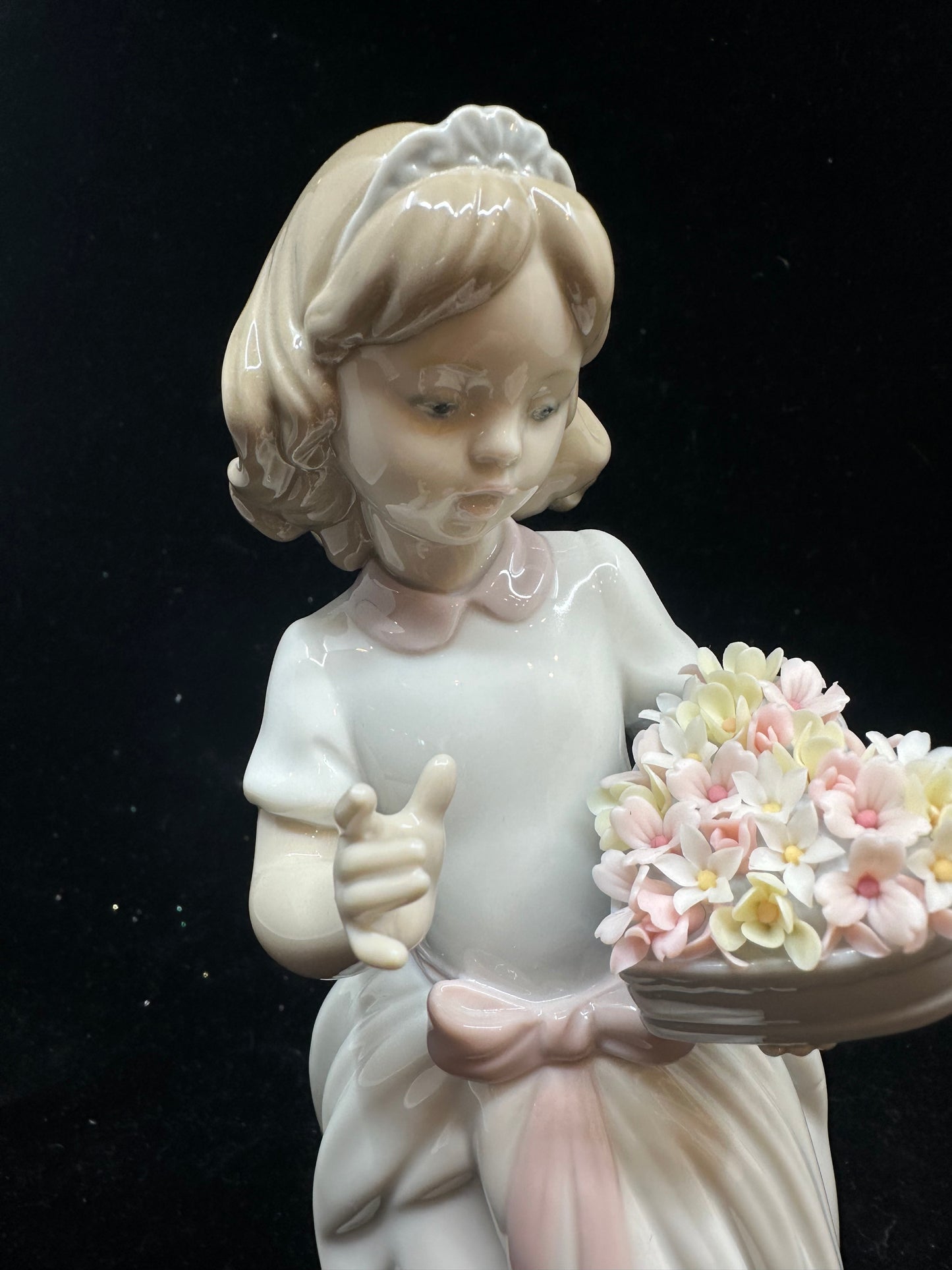 Lladro for a Special Someone Figurine #6915 (RUGEQU)