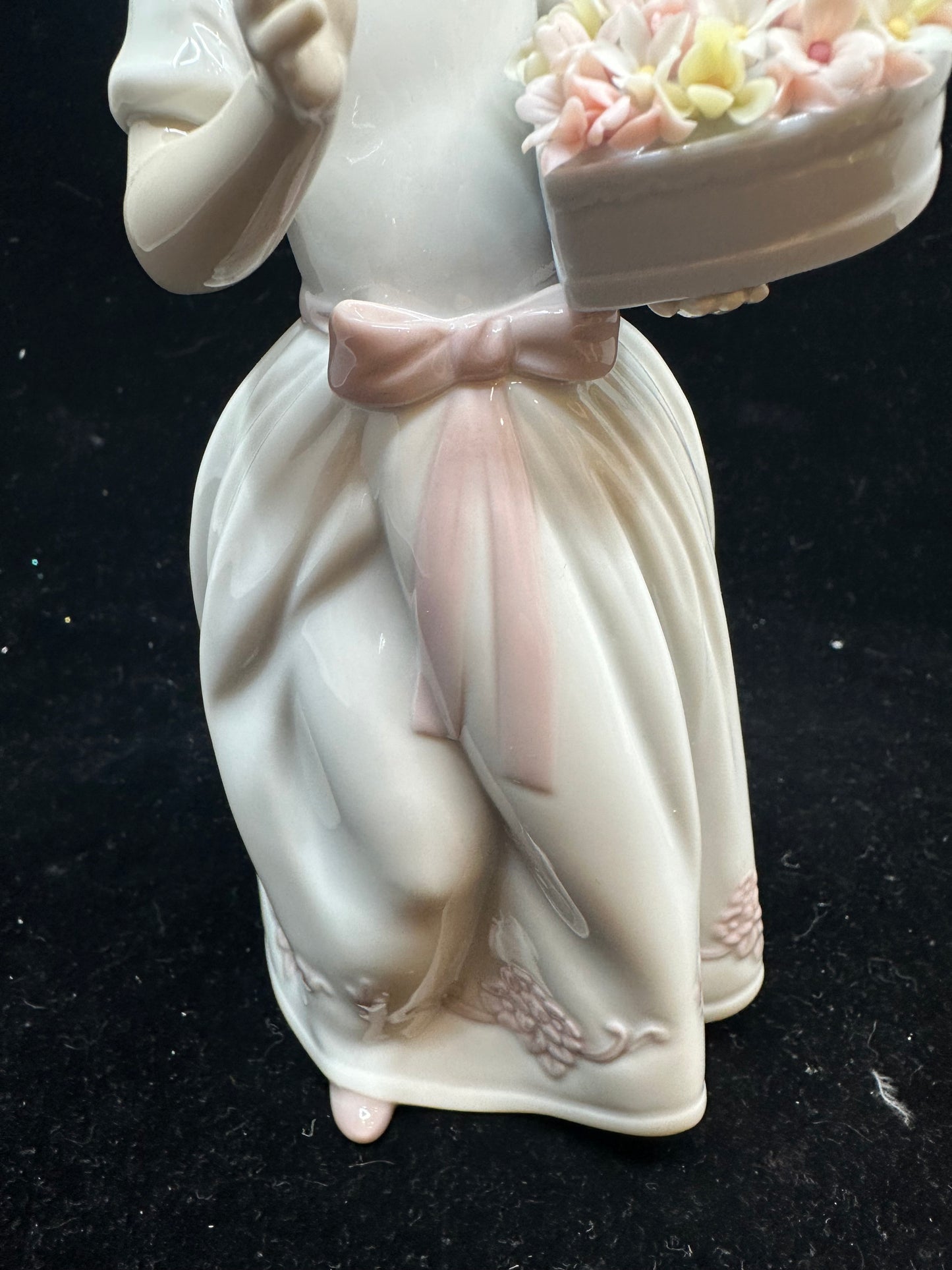 Lladro for a Special Someone Figurine #6915 (RUGEQU)