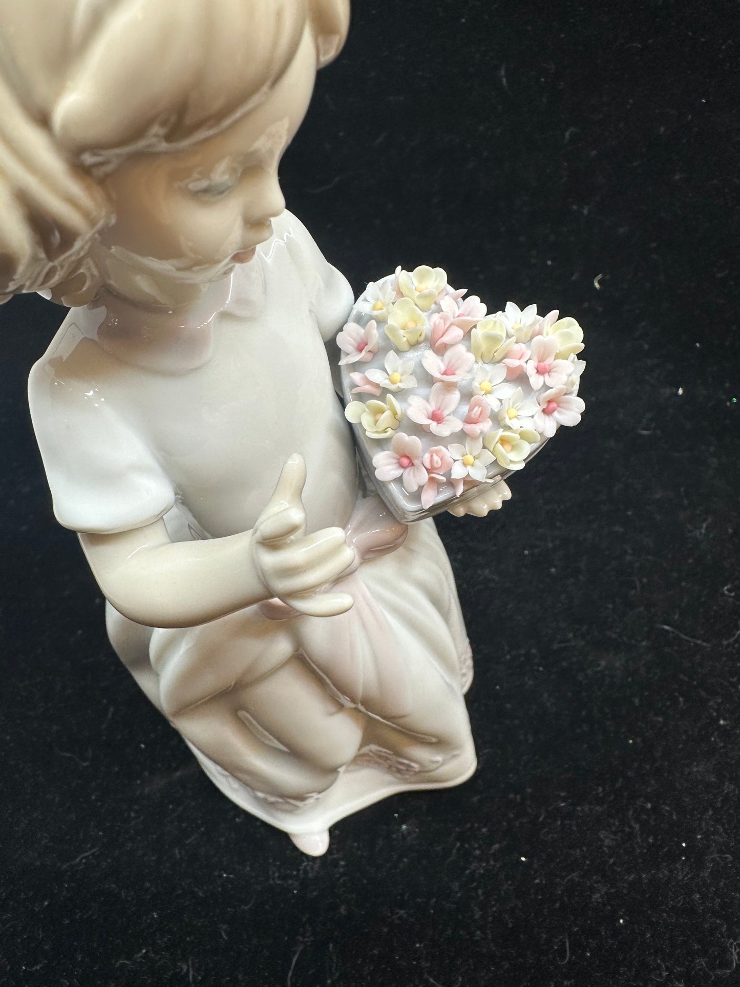 Lladro for a Special Someone Figurine #6915 (RUGEQU)