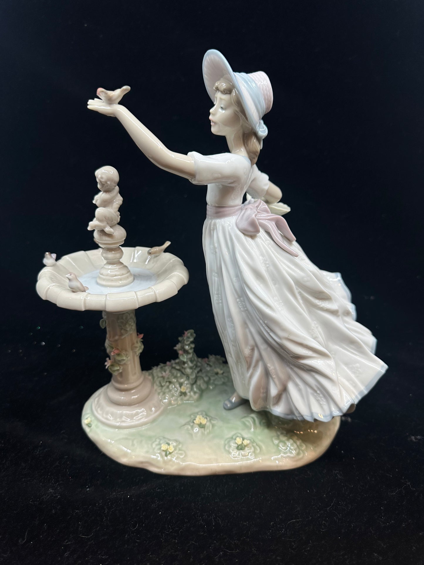 Lladro Spring Joy Figurine #6106 (863A79)