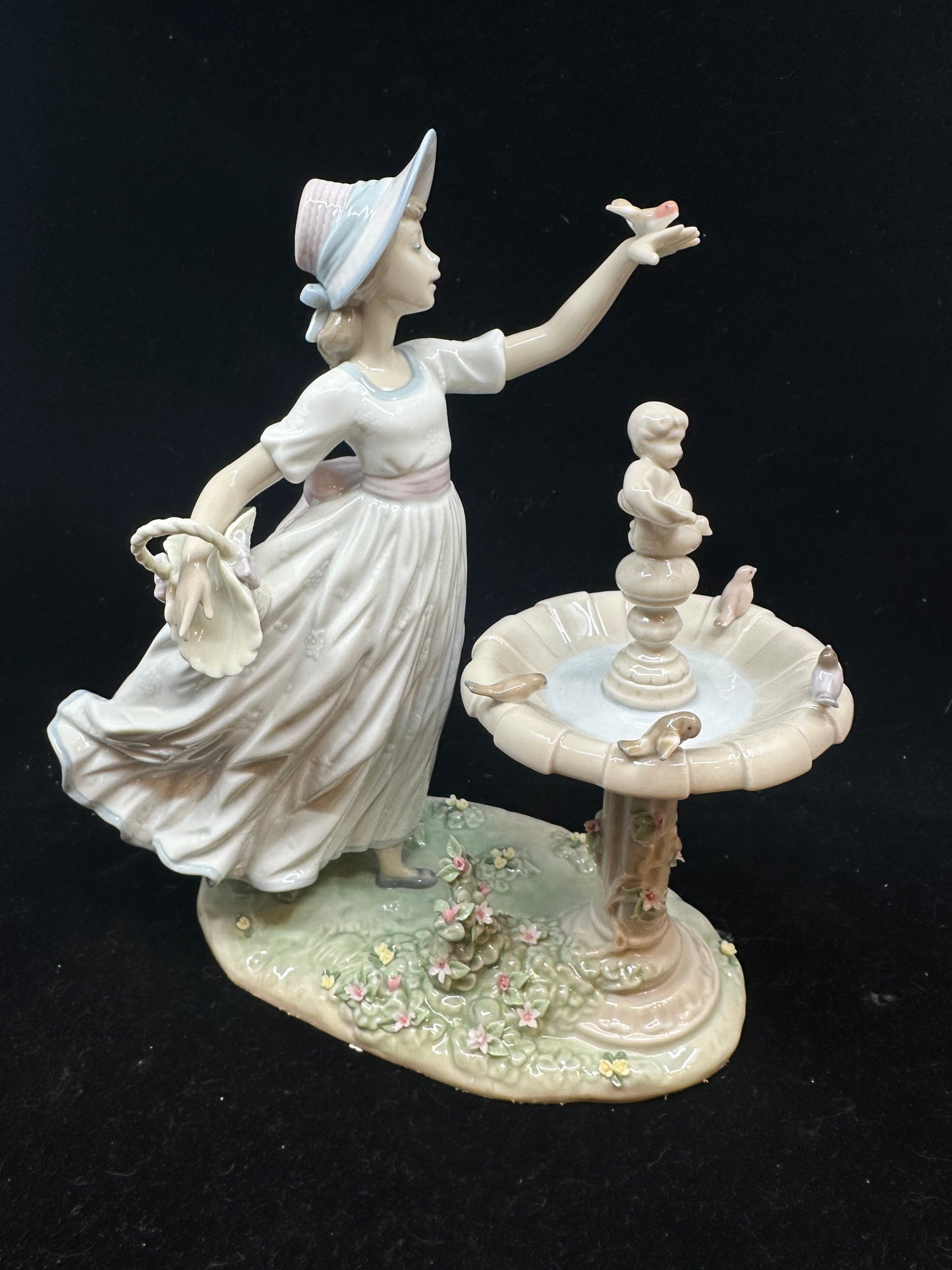 Lladro Spring Joy Figurine #6106 (863A79)