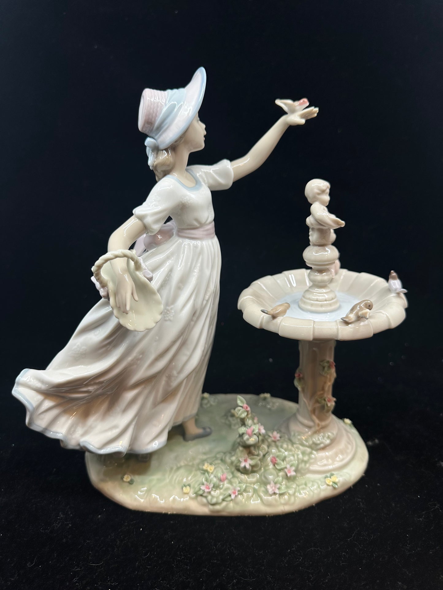 Lladro Spring Joy Figurine #6106 (863A79)