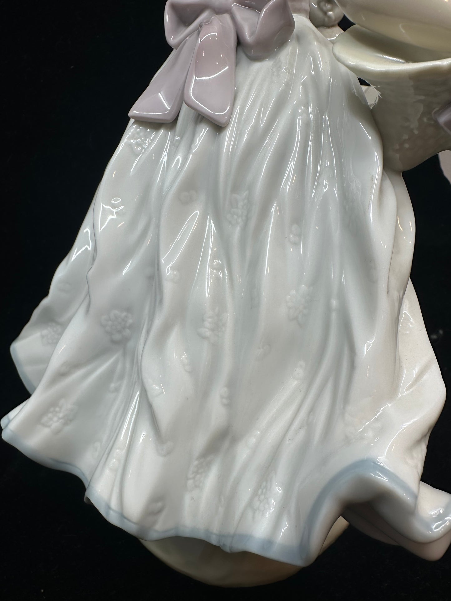 Lladro Spring Joy Figurine #6106 (863A79)