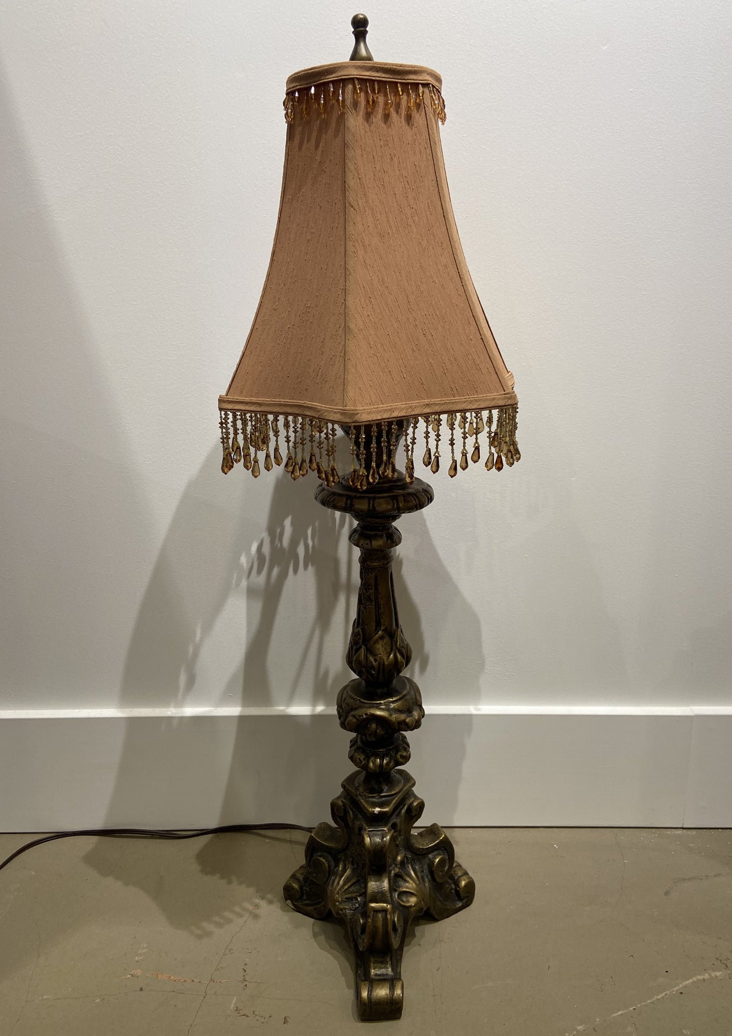 Gold Resin Lamp (SYECAL)