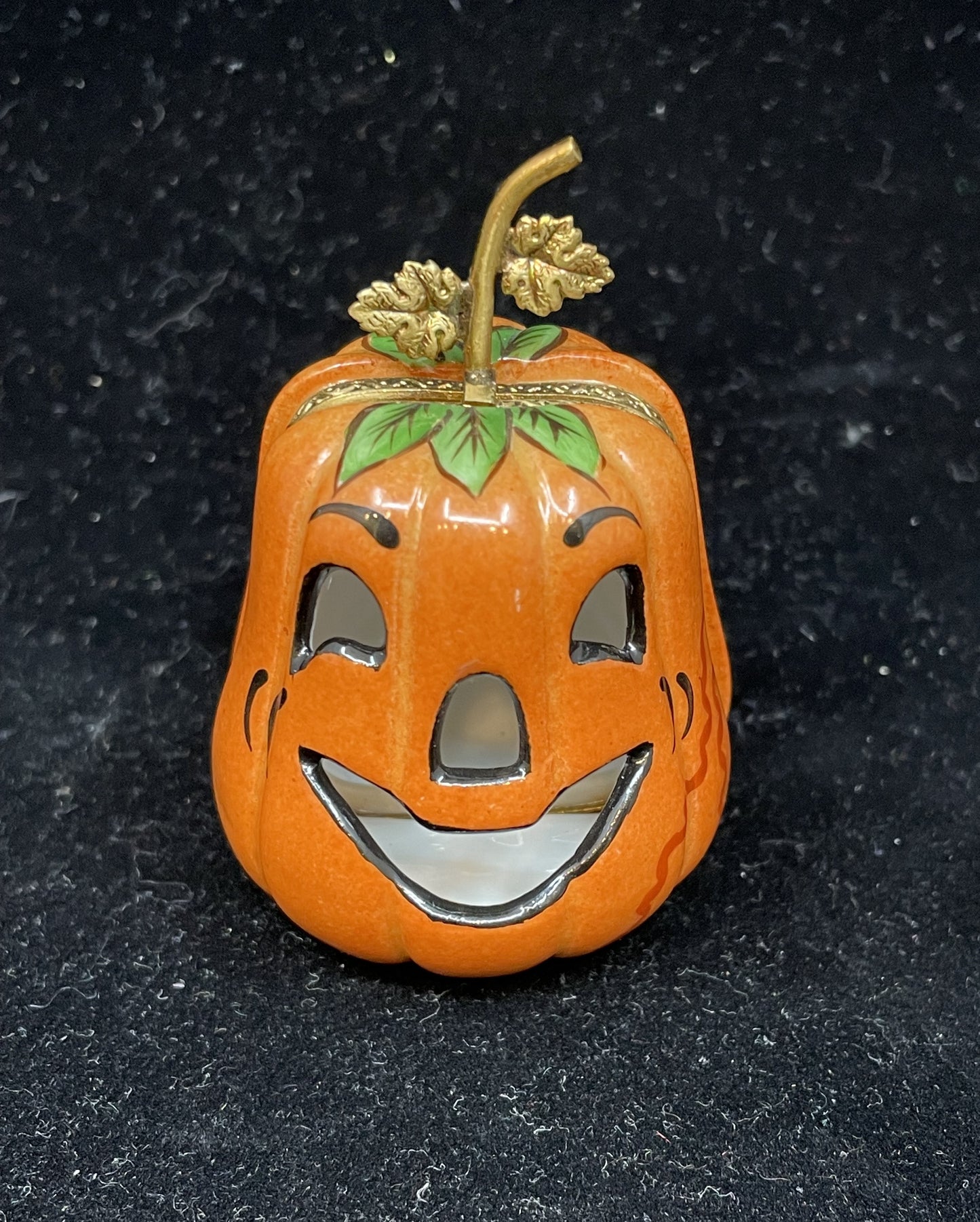 Limoges Jack-O-Lantern Trinket Box (A1XD4W)