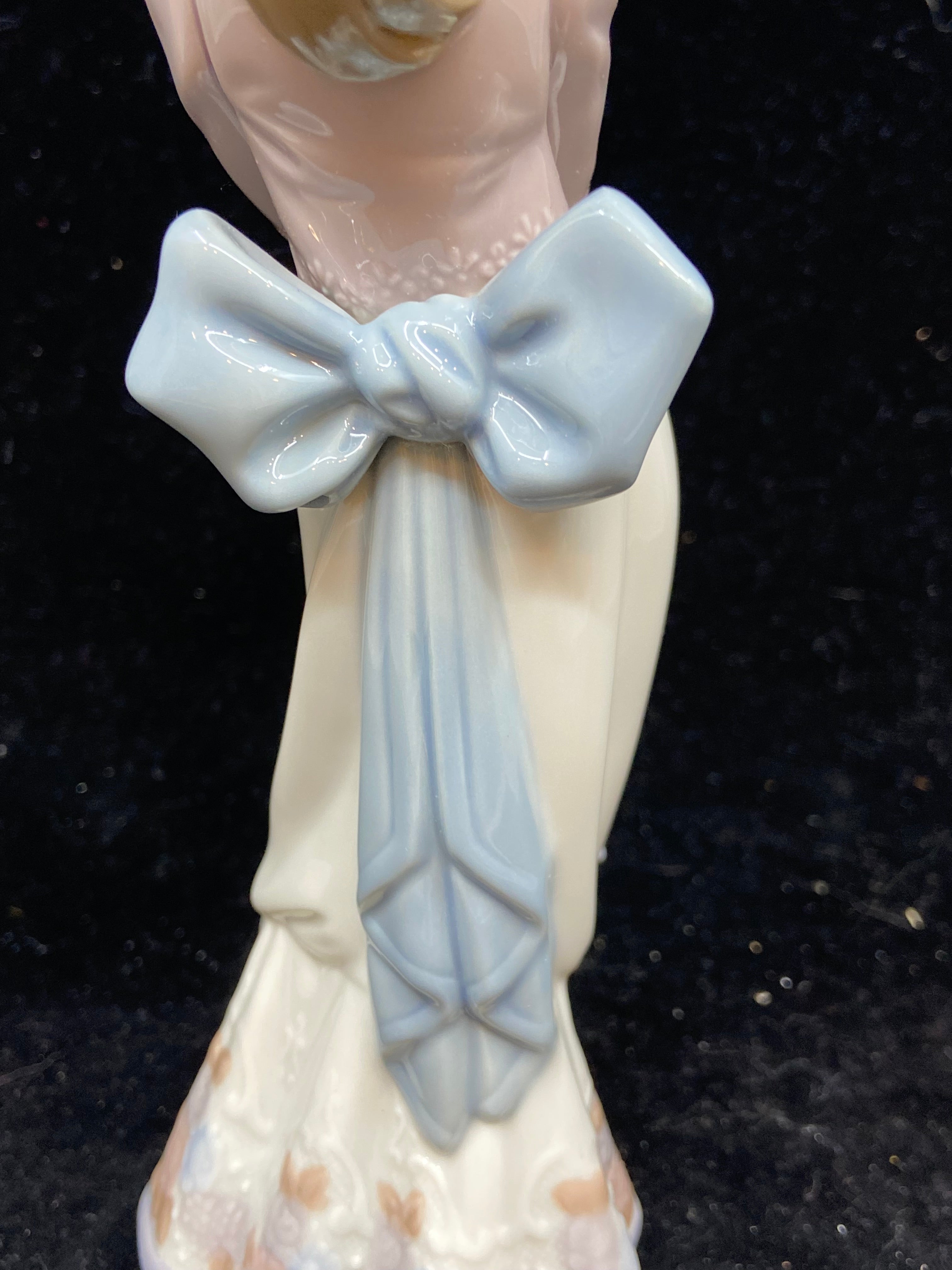 Lladro #7618 Garden Song (26400)