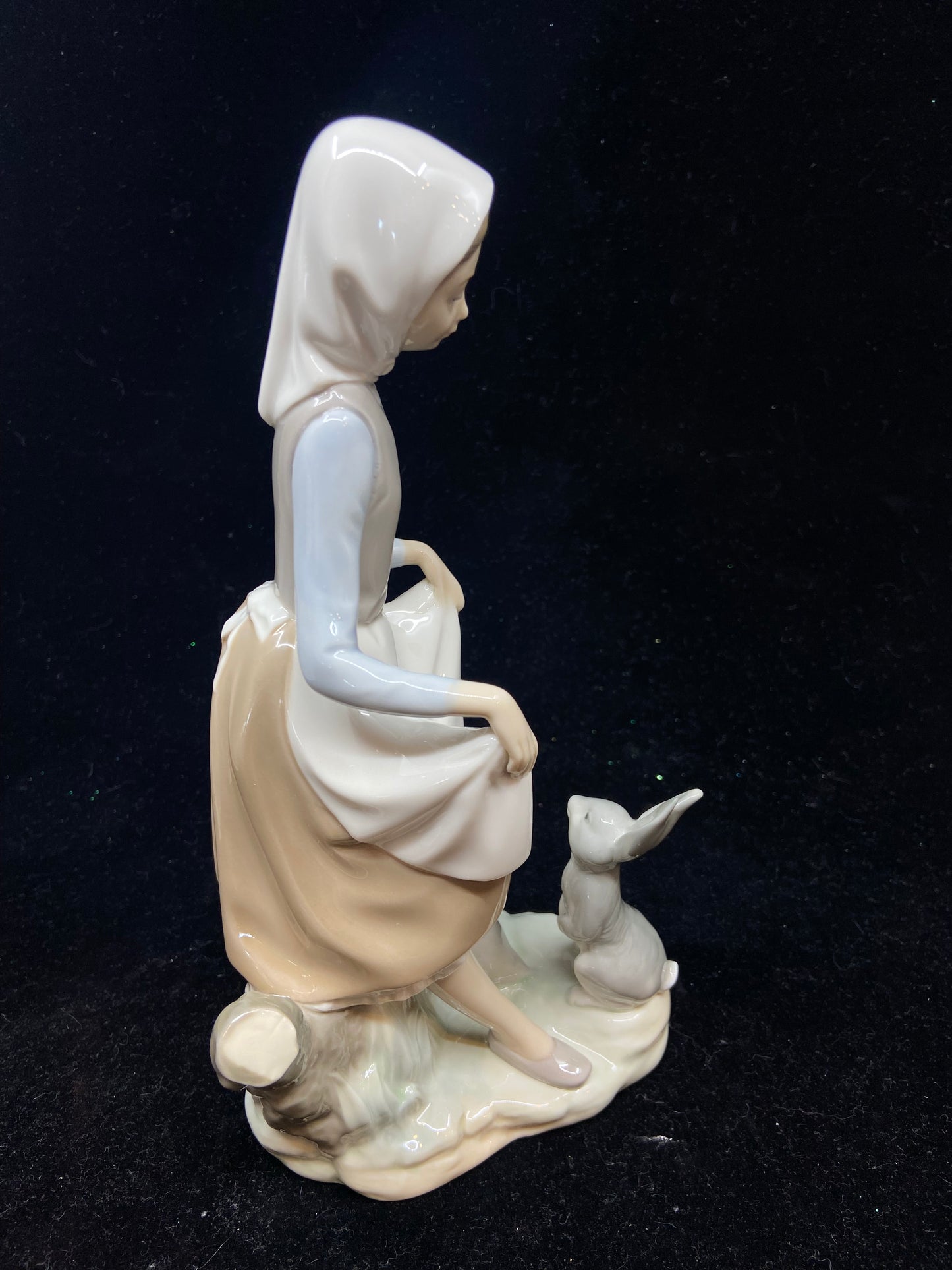 Lladro Rabbit Food Figurine #4826 (93J6C8)