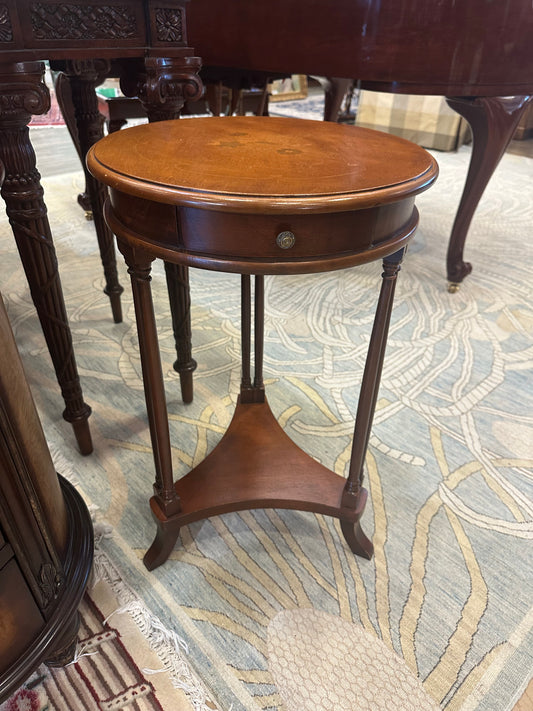 Emerson Rounded Side Table (R5XYR8)