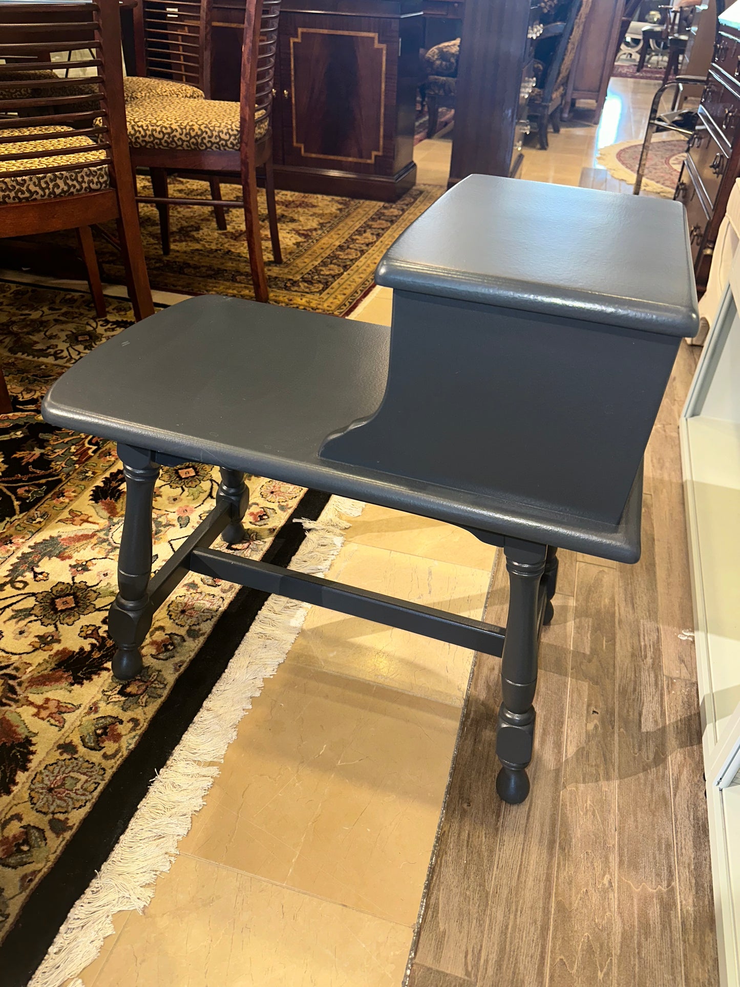 Gray Step Back End Table (VTSLX6)