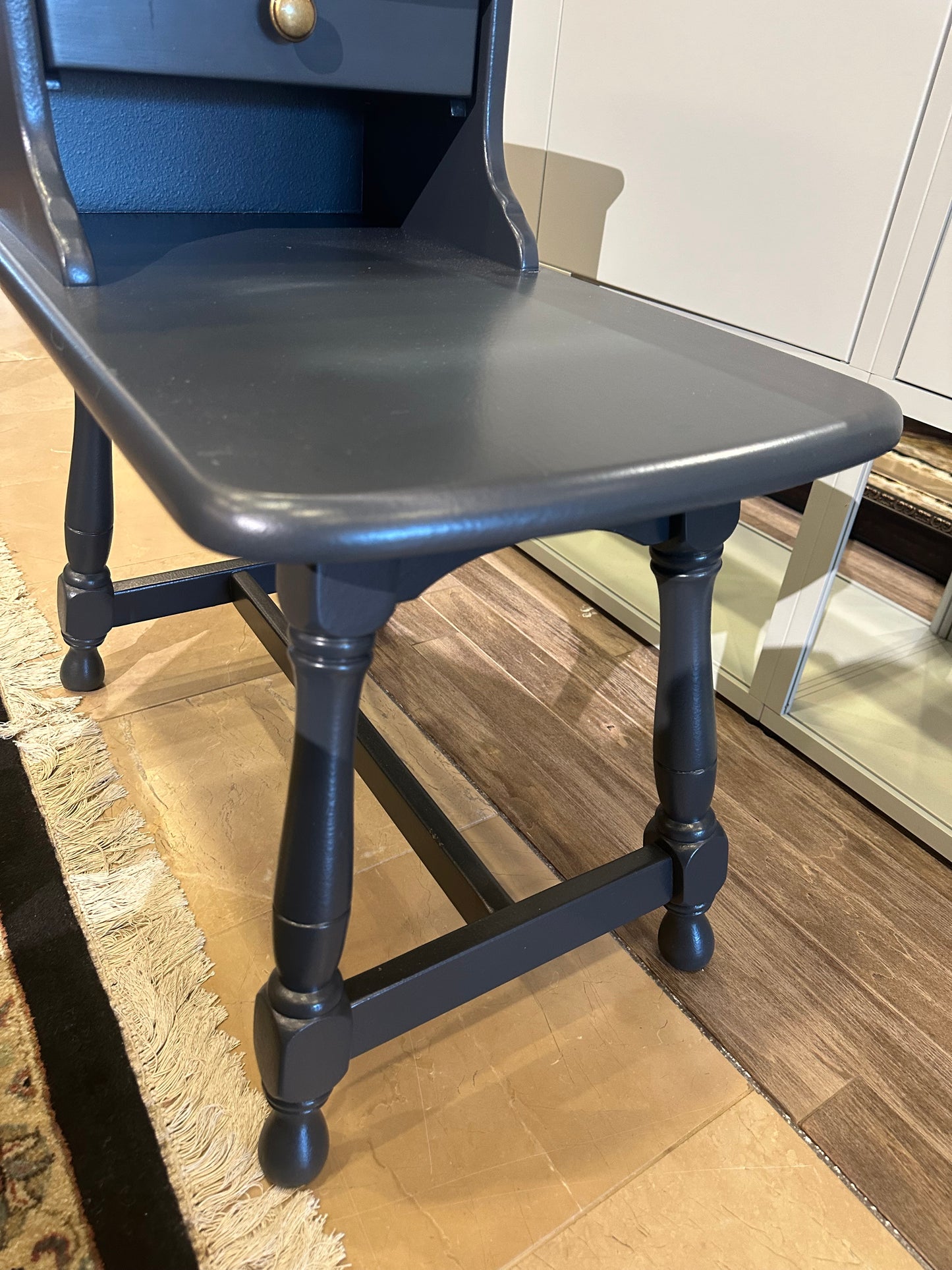 Gray Step Back End Table (VTSLX6)