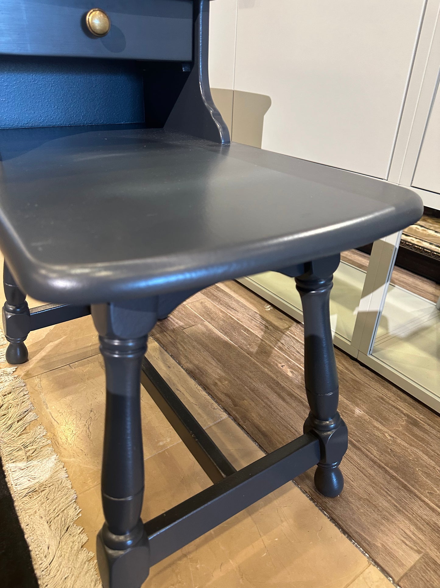 Gray Step Back End Table (VTSLX6)