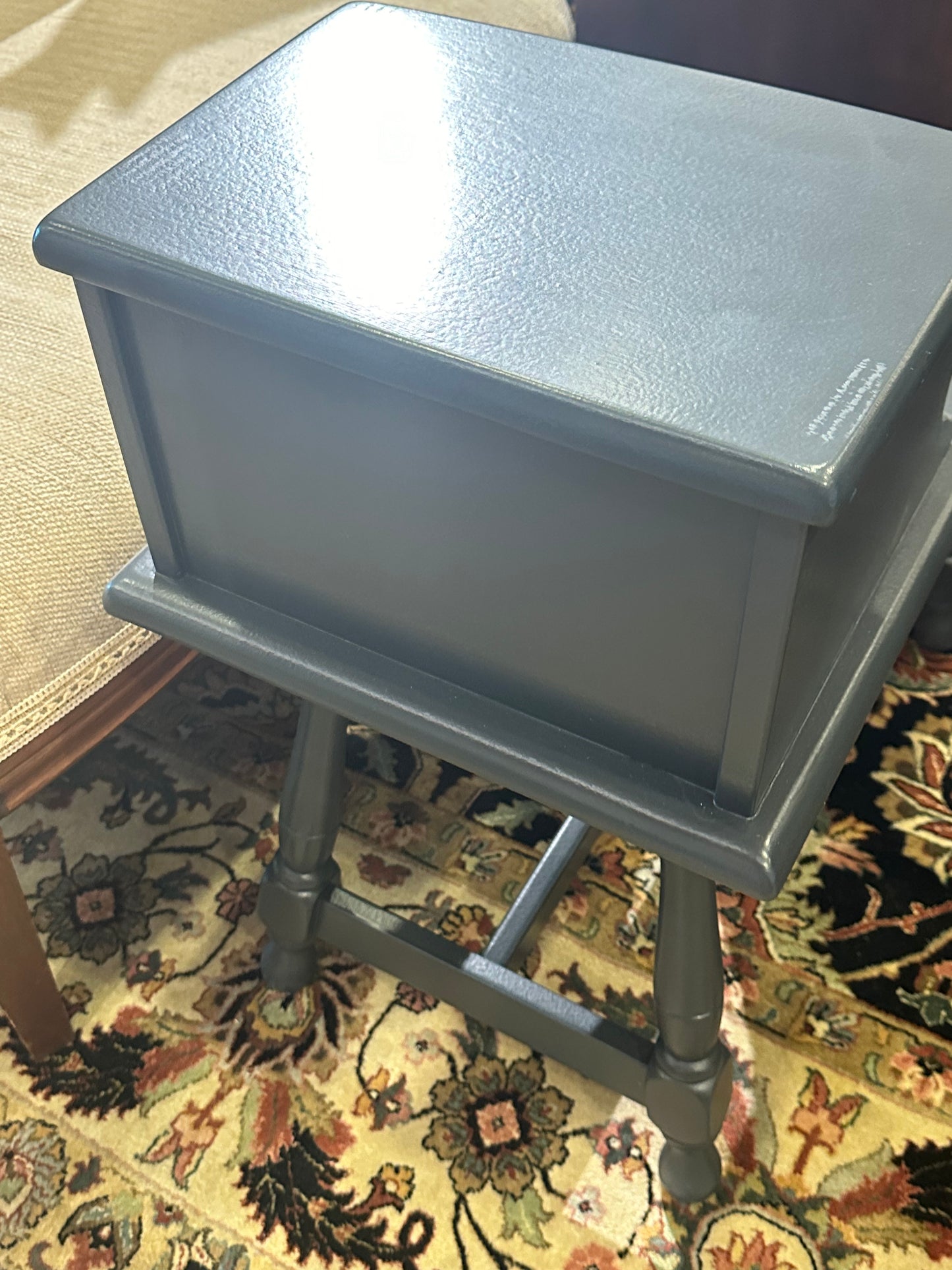 Gray Step Back End Table (VTSLX6)