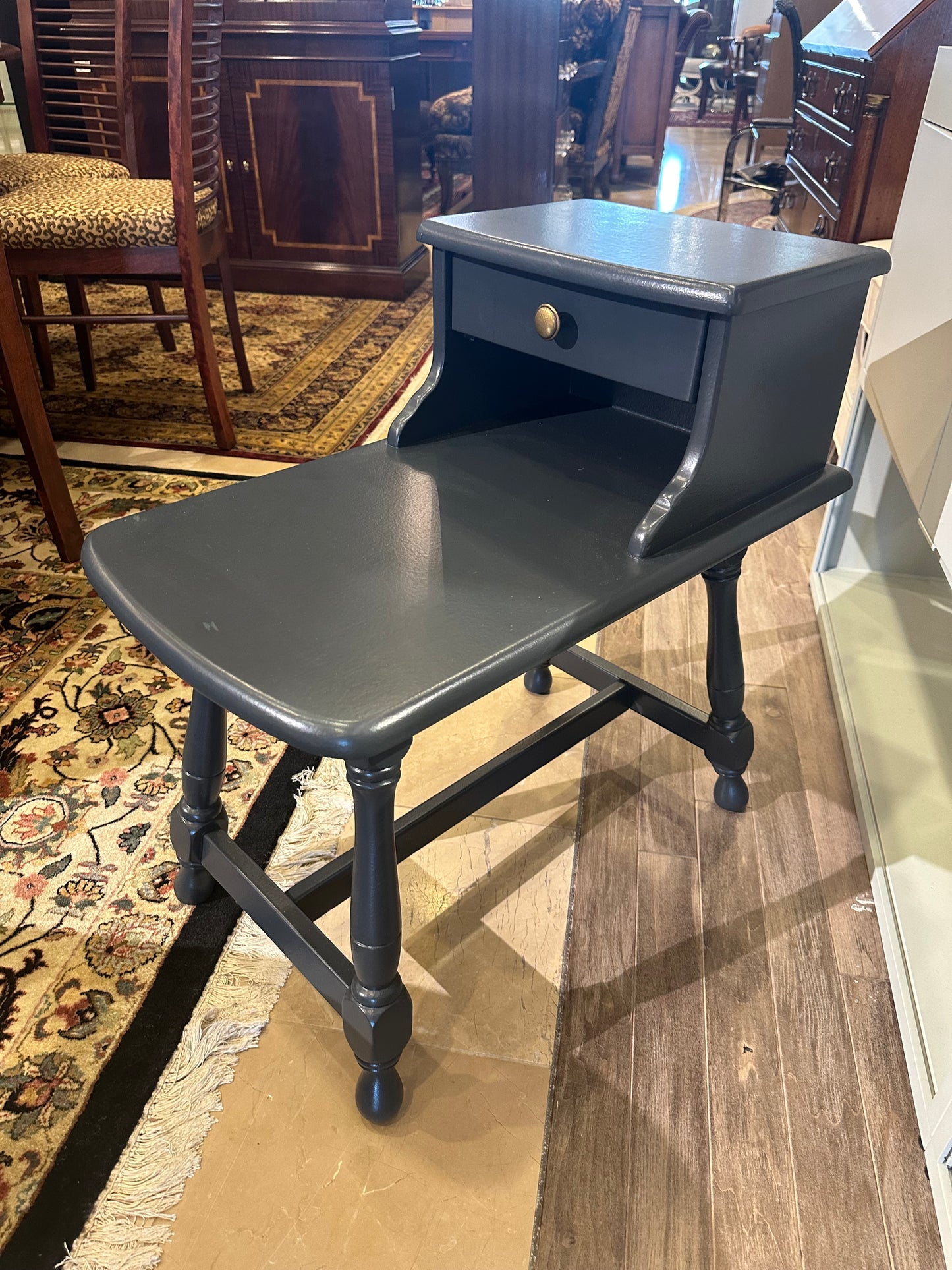 Gray Step Back End Table (VTSLX6)