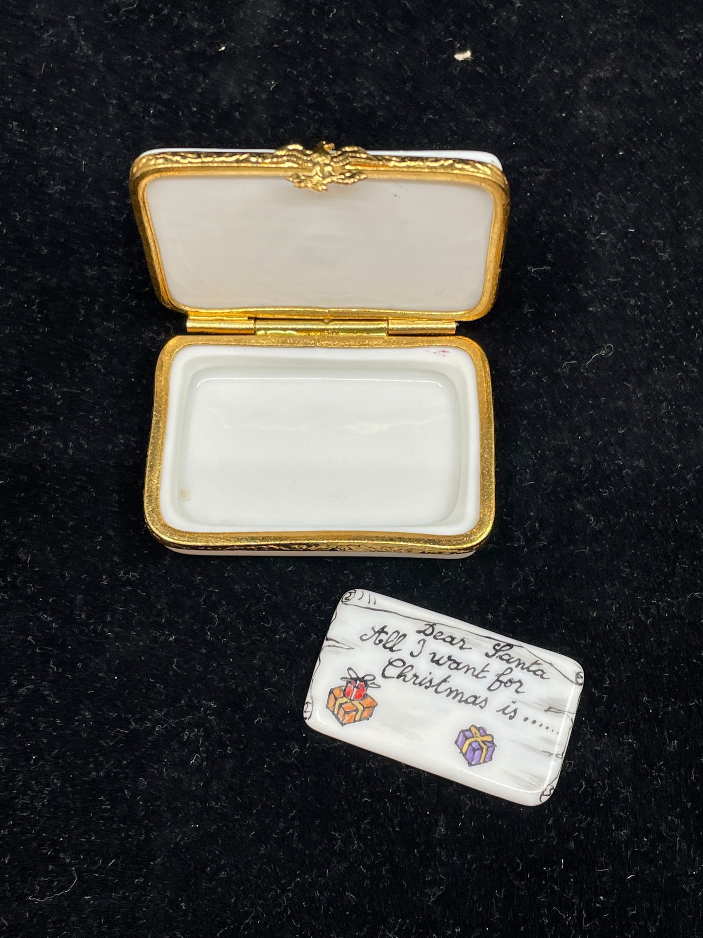 Limoges Artoria "Letter to Santa" (RRKXYT)