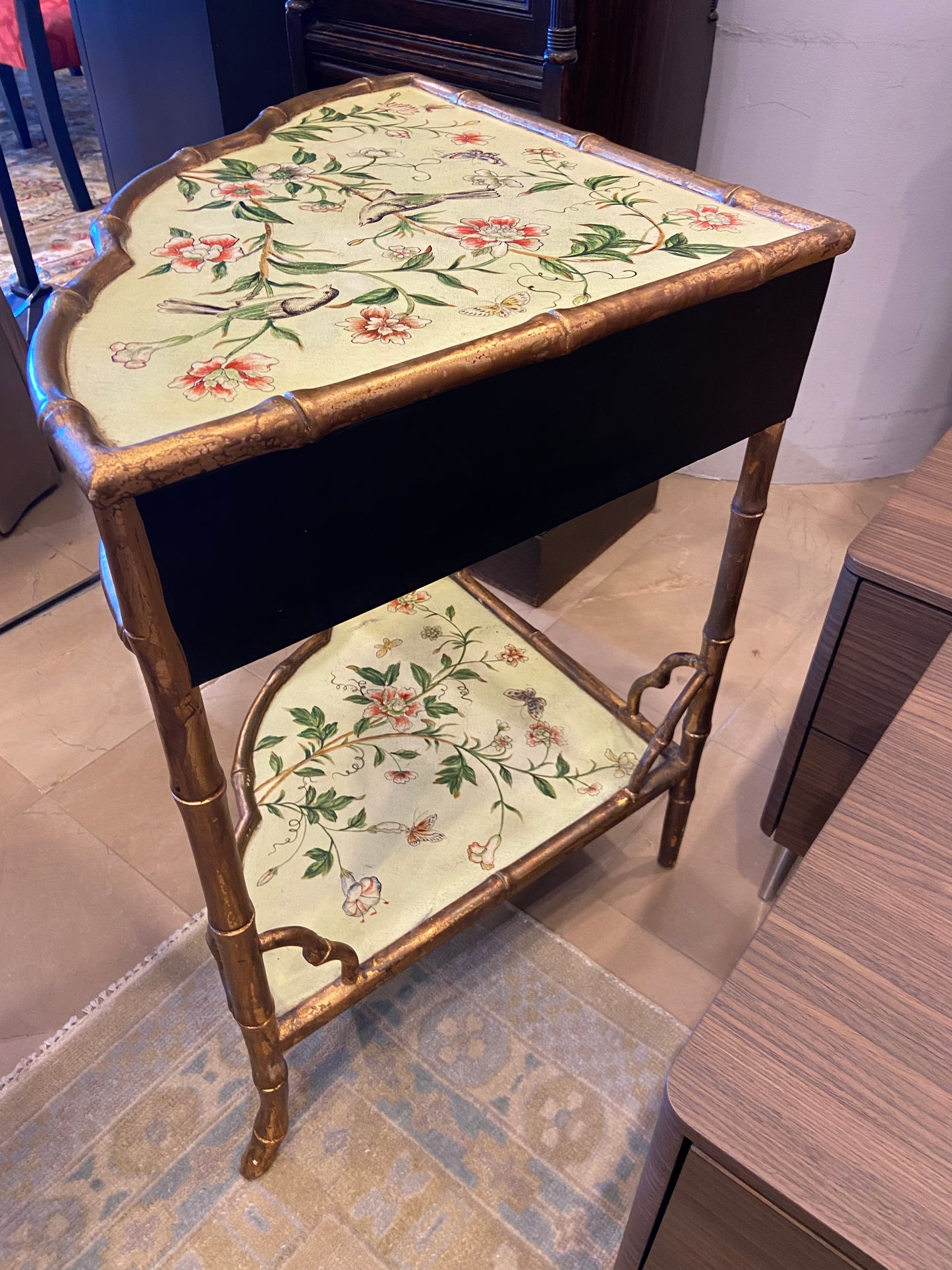 Tole Painted Floral Corner Table (CKQE3W)