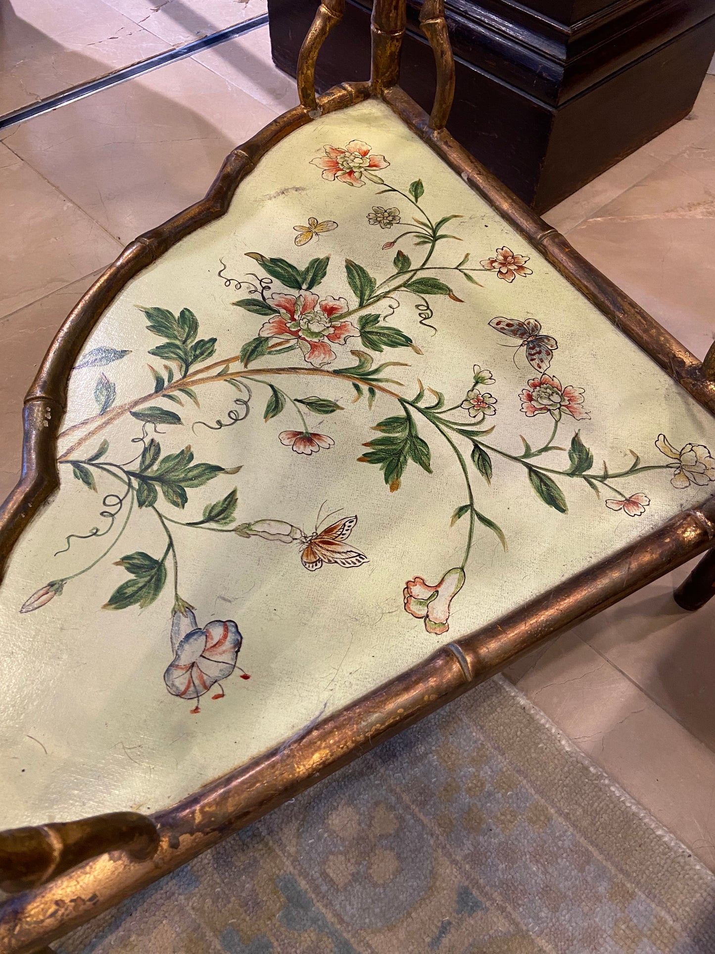 Tole Painted Floral Corner Table (CKQE3W)