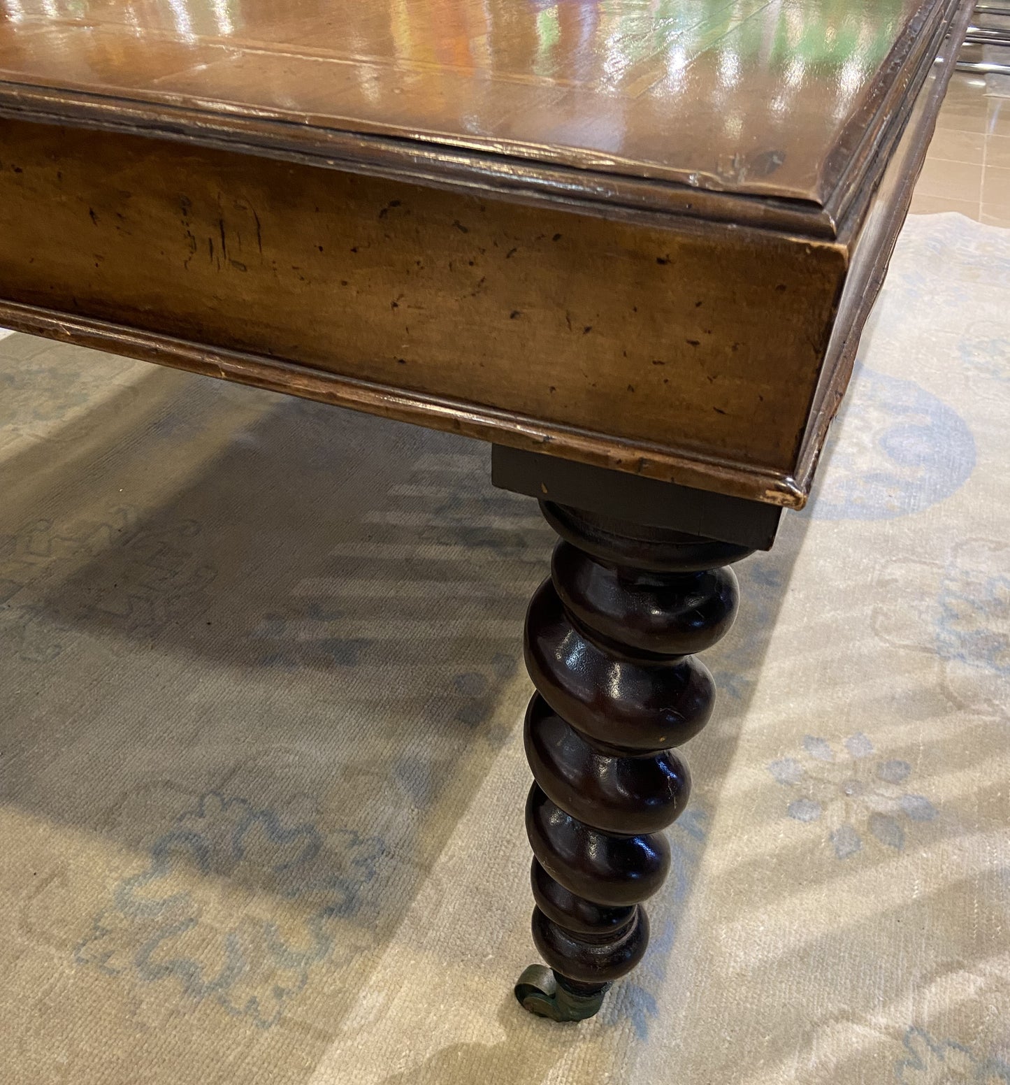 Baker Inlaid Turned Leg Coffee Table (6AVYD4)