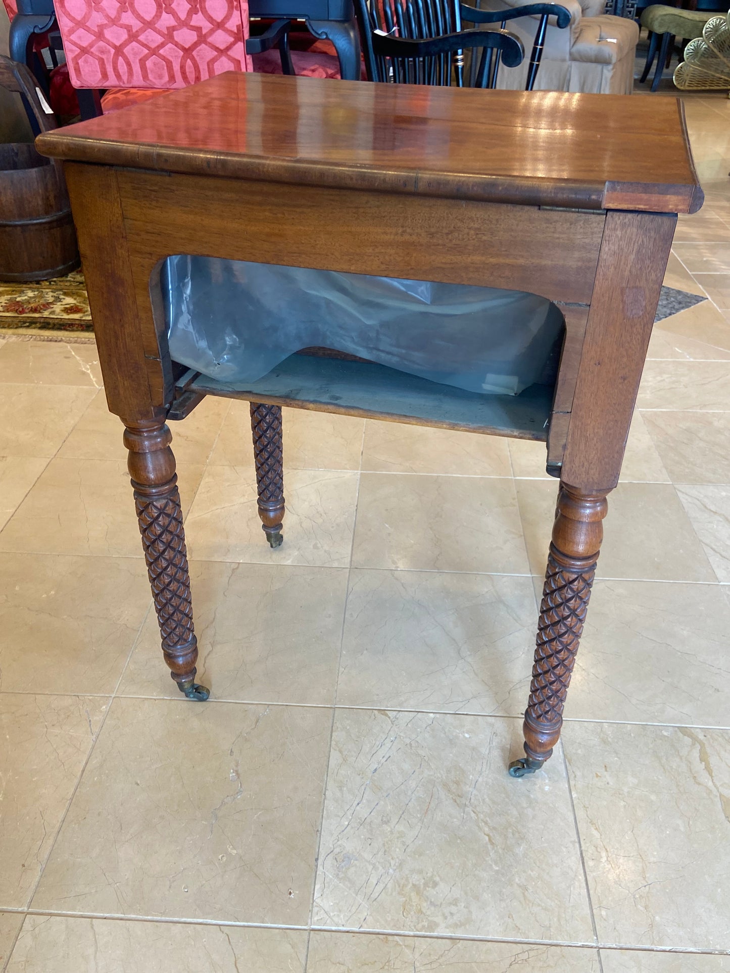 Antique Work/Sewing Table with Turned Legs (2Y8HUZ)