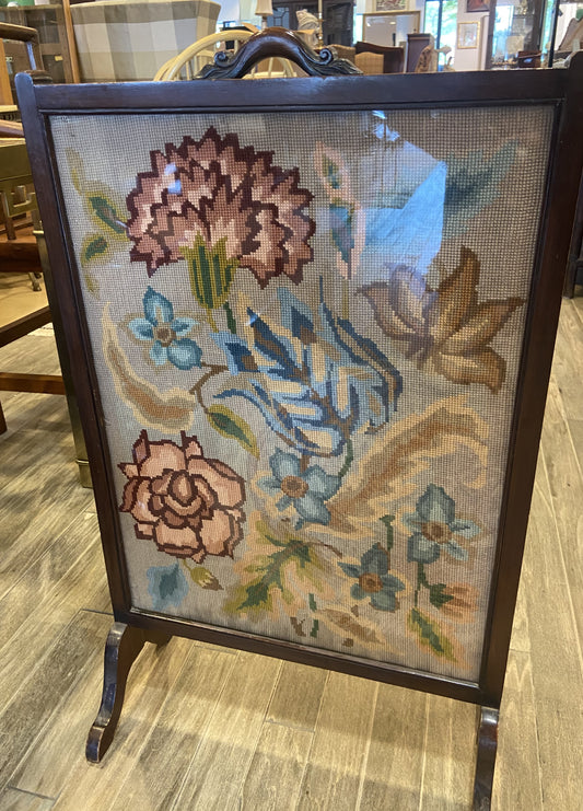 Needlepoint Fireplace Screen (6T1KYJ)