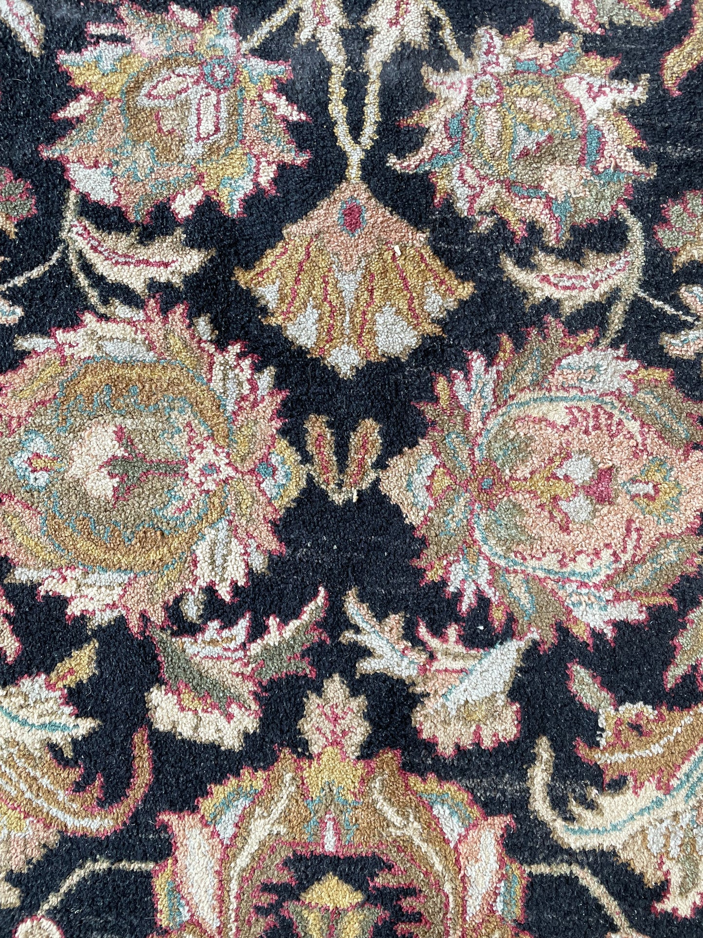 Hand Knotted Black and Pink Rug (49WCQR)