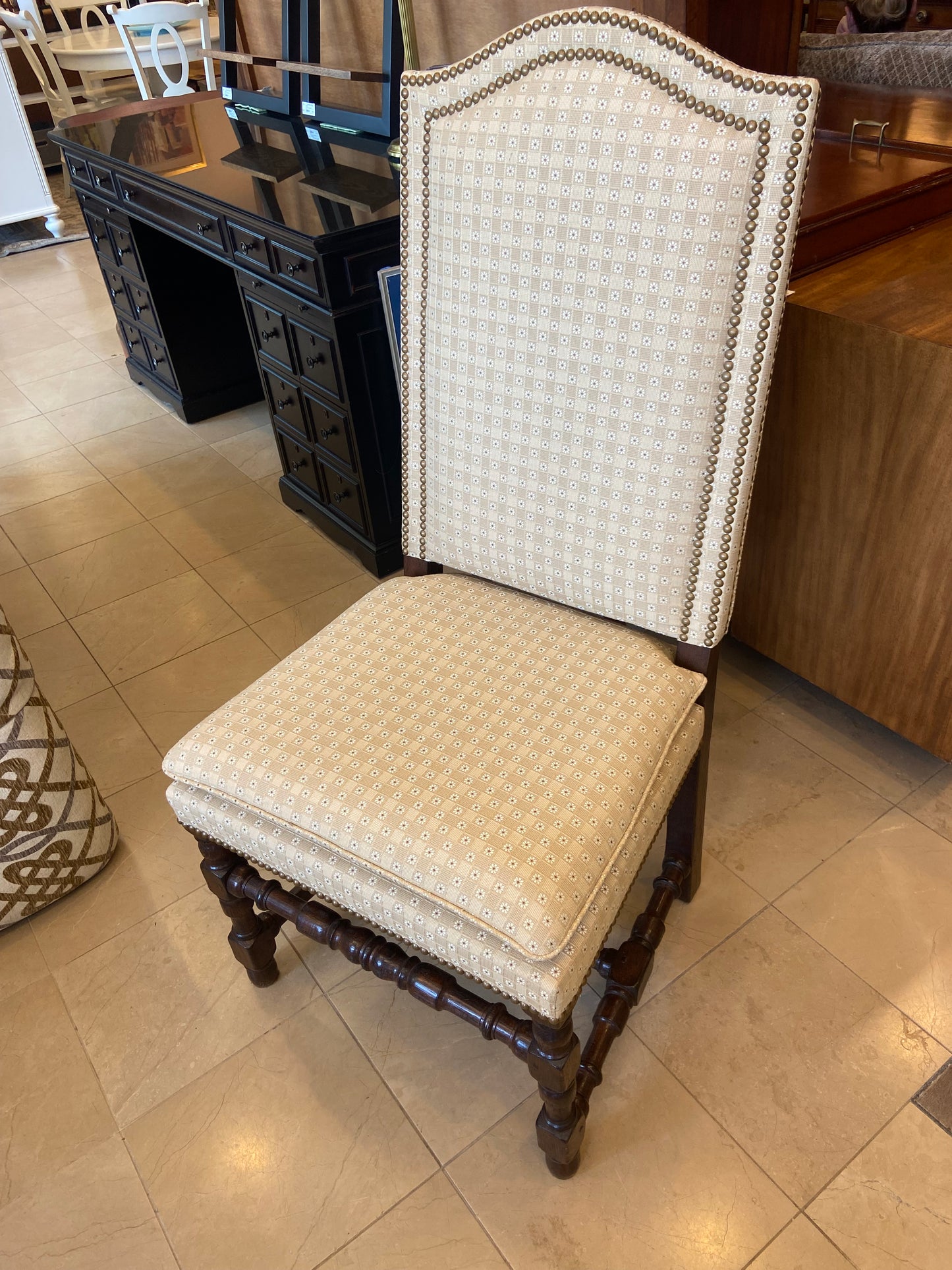 Cream Upholstered Side Chair (1JYQTS)