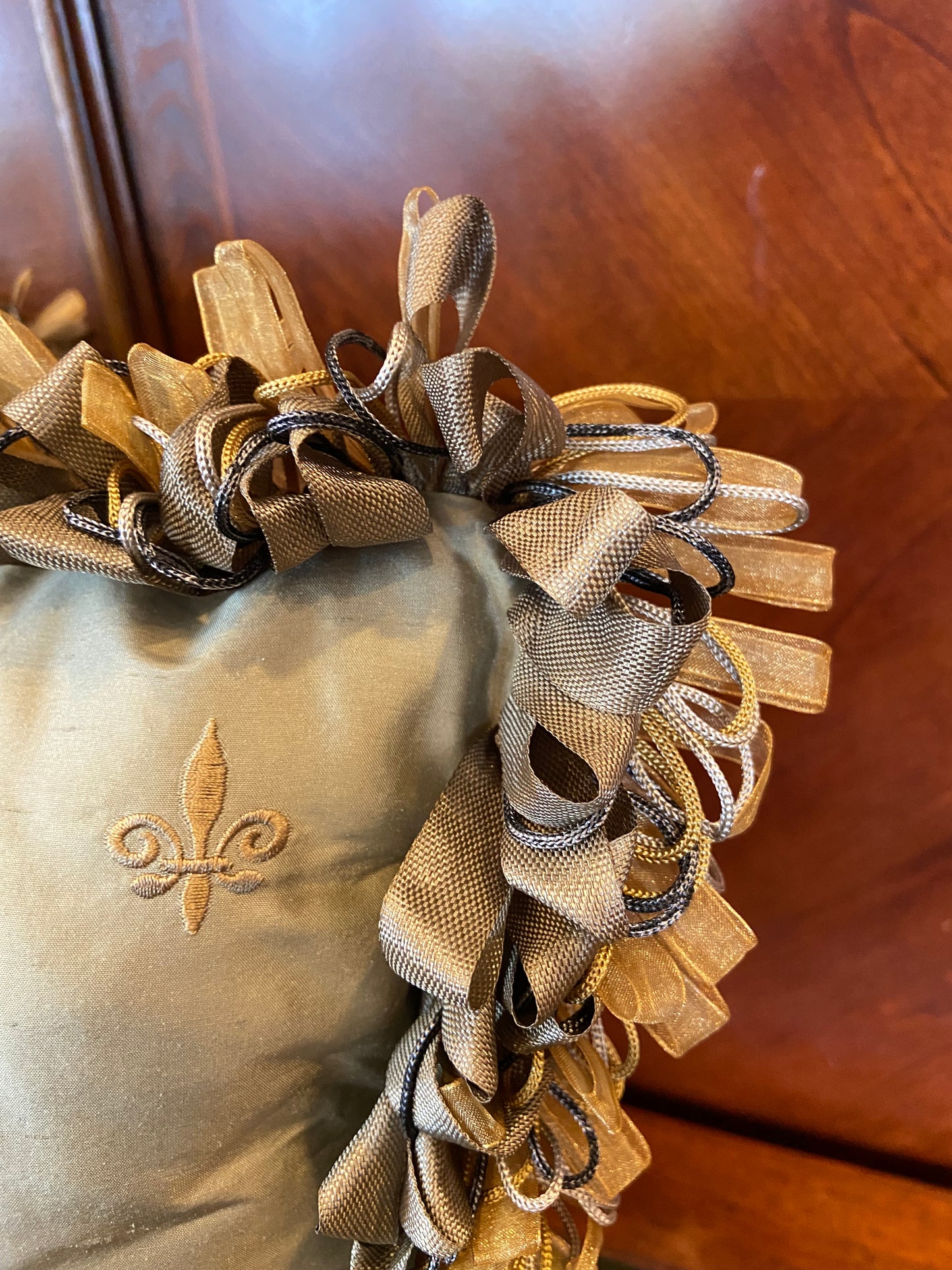 Pair of Silk Fleur de Lis Pillows (256XT8)