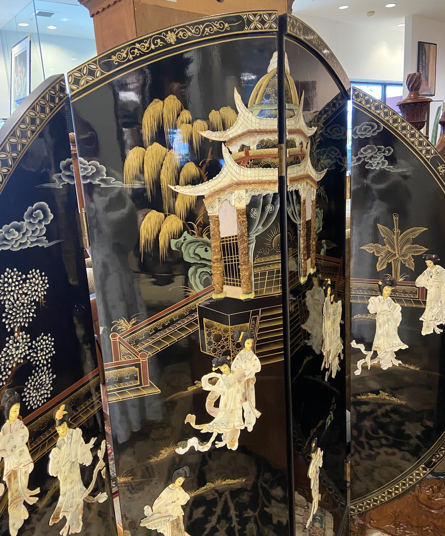 Round Chinoiserie Room Divider Screen (UDGRLJ)